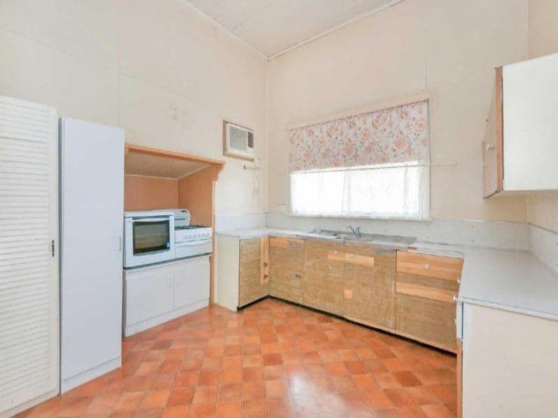 26 Downs Street, North Ipswich - Thumbnail 4