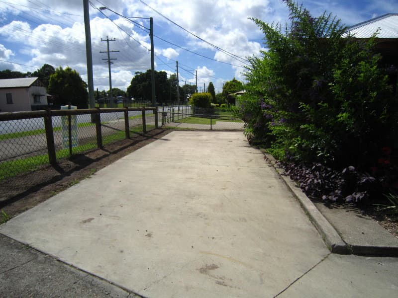 105 Blackstone Road, Silkstone - Thumbnail 2