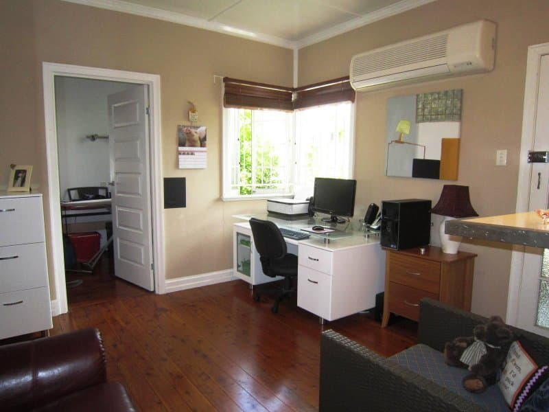 105 Blackstone Road, Silkstone - Thumbnail 7