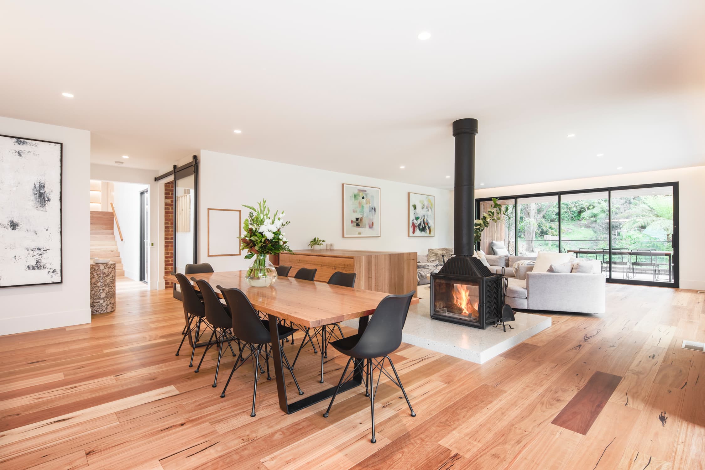 24 Boundary Road, EMERALD, Emerald - Thumbnail 2