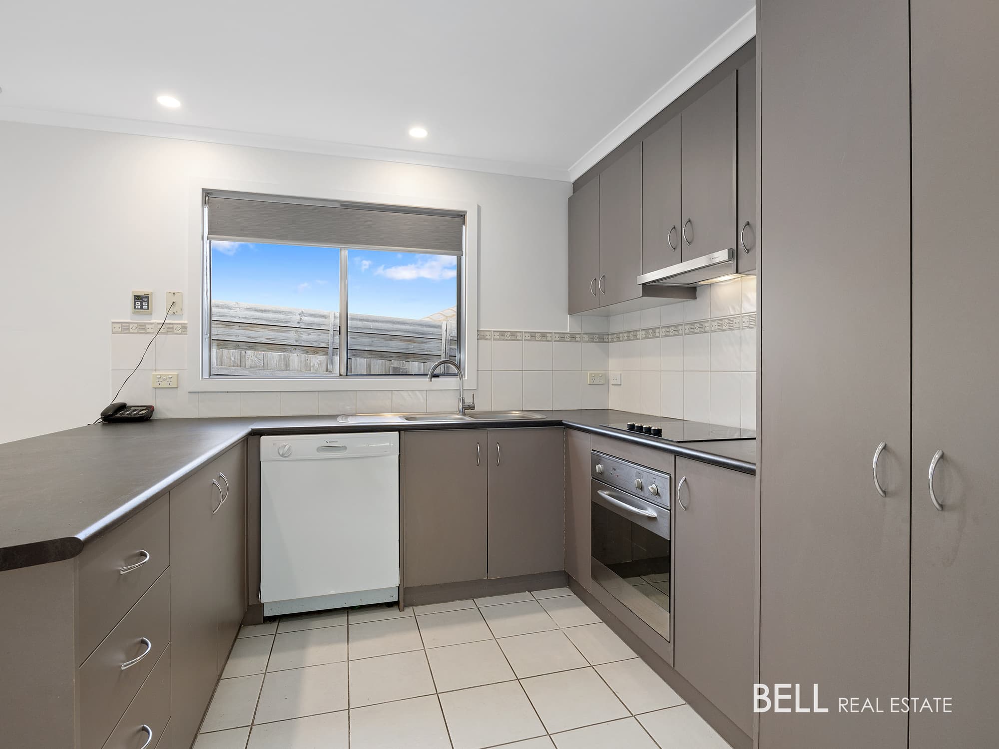 8 Sacha Court, YARRA GLEN, Yarra Glen - Thumbnail 2