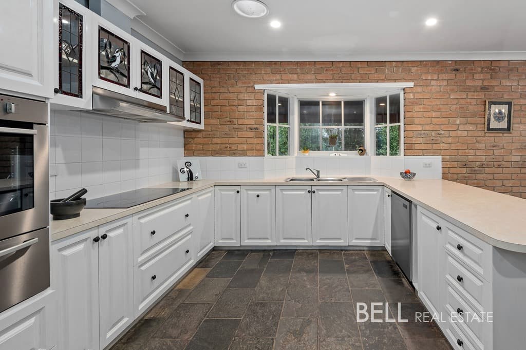 7 Hillcrest Court, COCKATOO, Cockatoo - Image 1