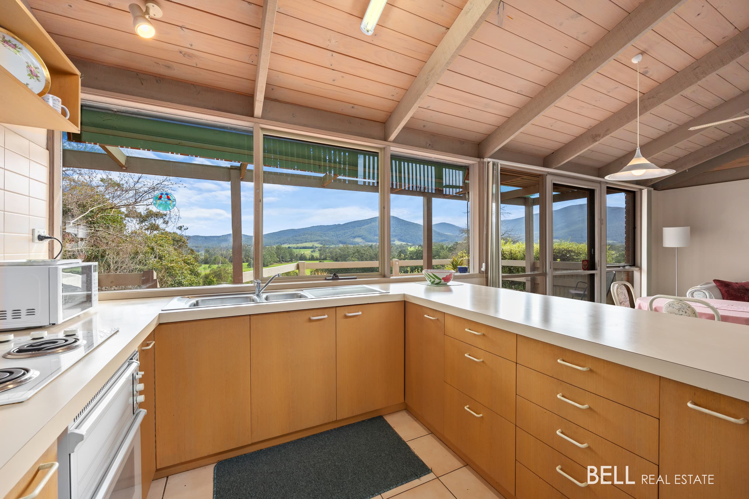 37 Alpine Boulevard, LAUNCHING PLACE, Launching Place - Thumbnail 3