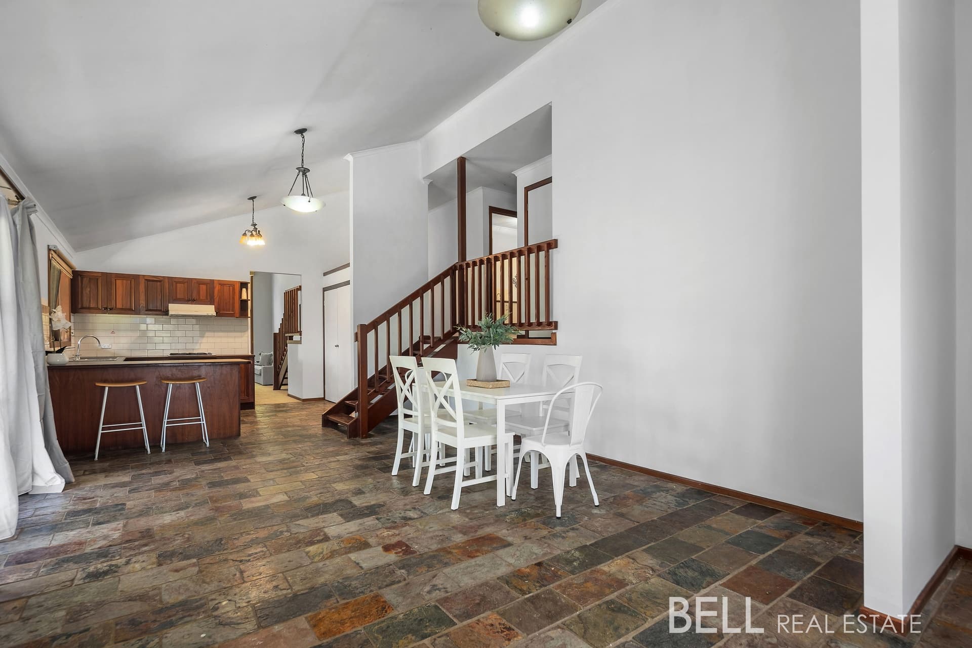 24 Glen Road, COCKATOO, Cockatoo - Thumbnail 2