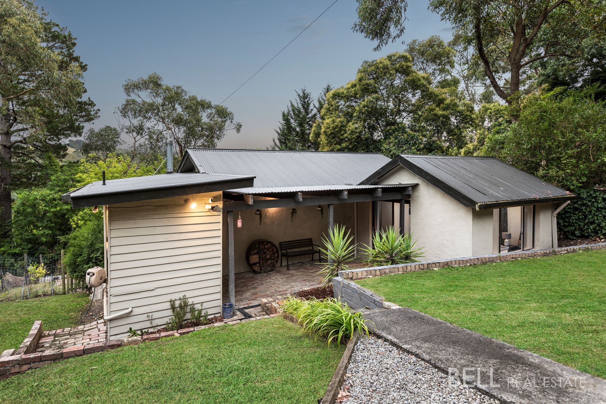 33 Commercial Road, MOUNT EVELYN, Mount Evelyn - Thumbnail 2