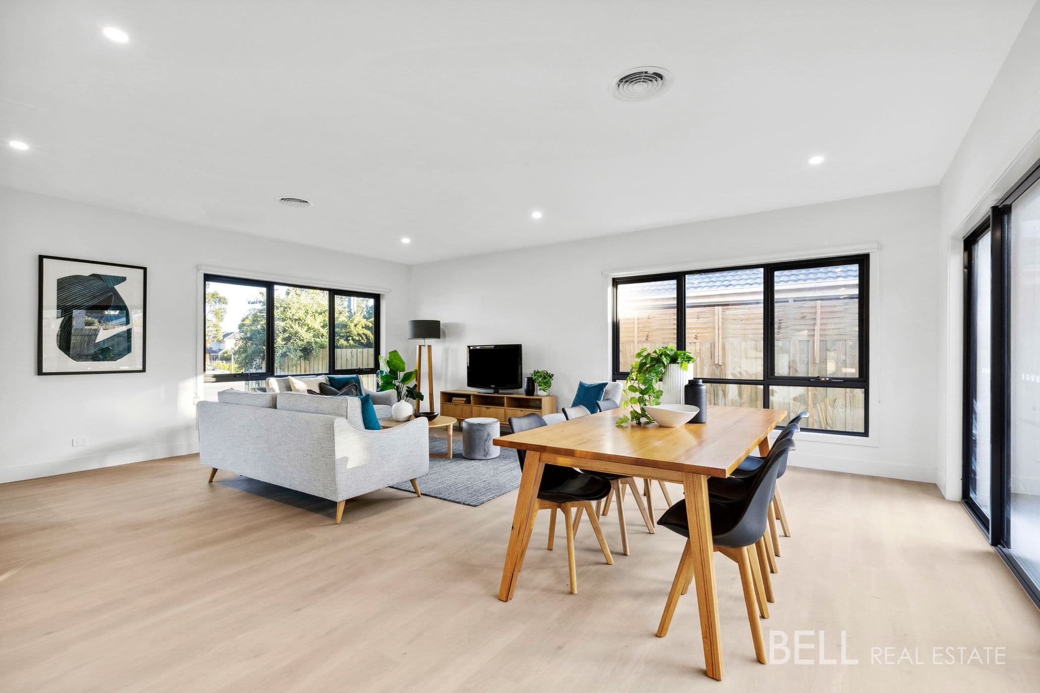 62 Dunbarton Drive, WANTIRNA, Wantirna - Thumbnail 2