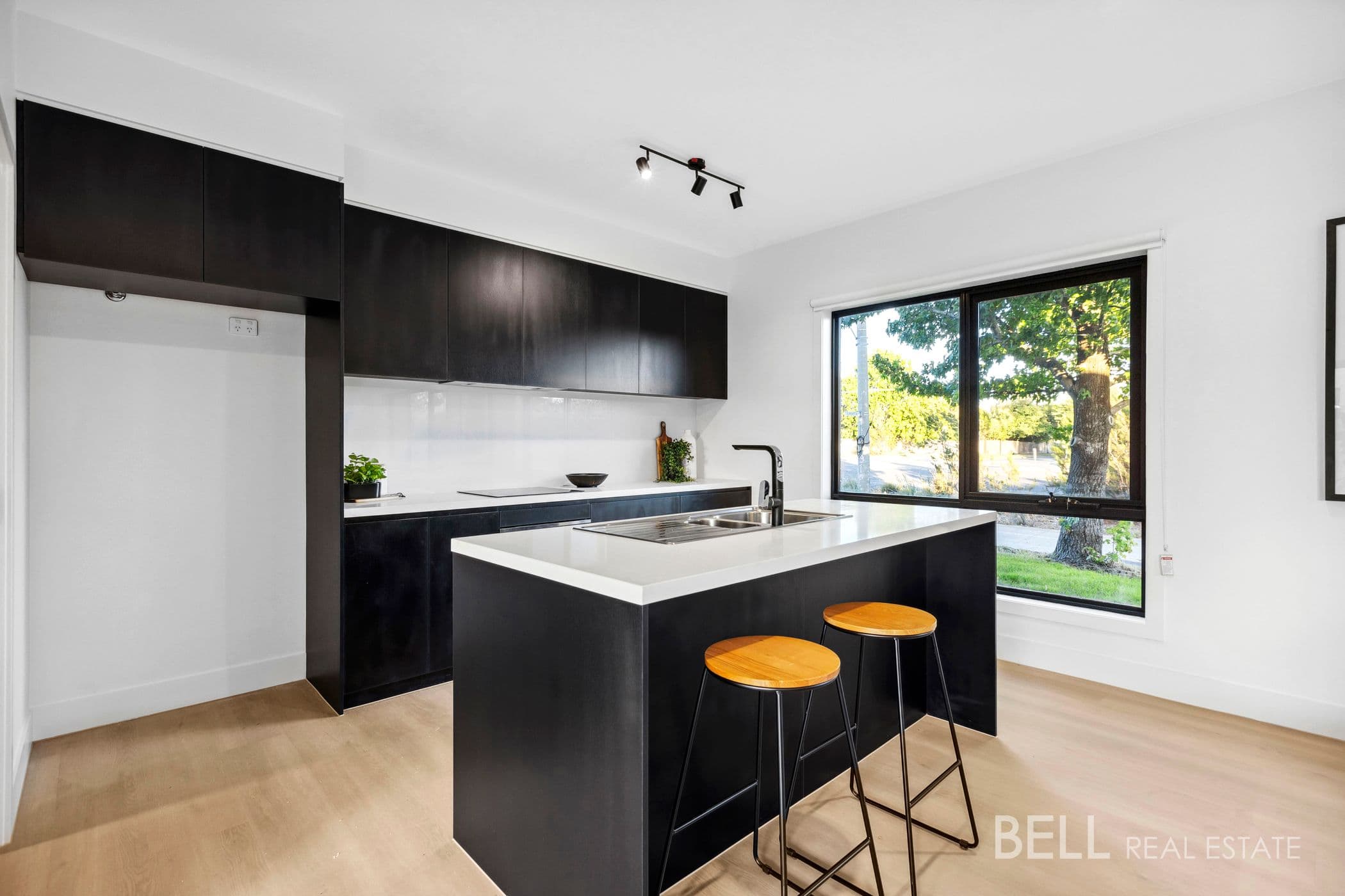 62 Dunbarton Drive, WANTIRNA, Wantirna - Thumbnail 4
