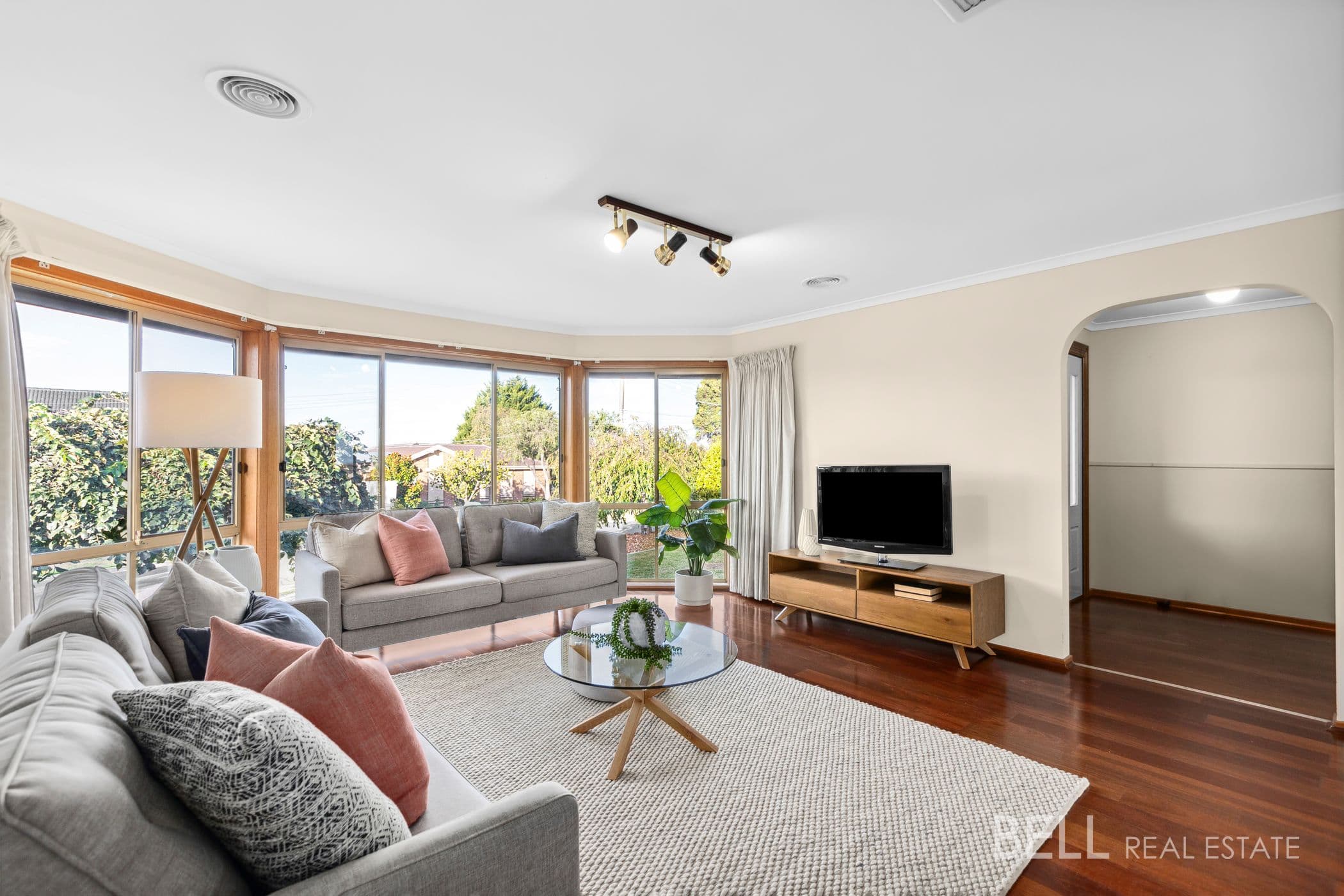 21 Cumberland Crescent, CHIRNSIDE PARK, Chirnside Park - Thumbnail 3
