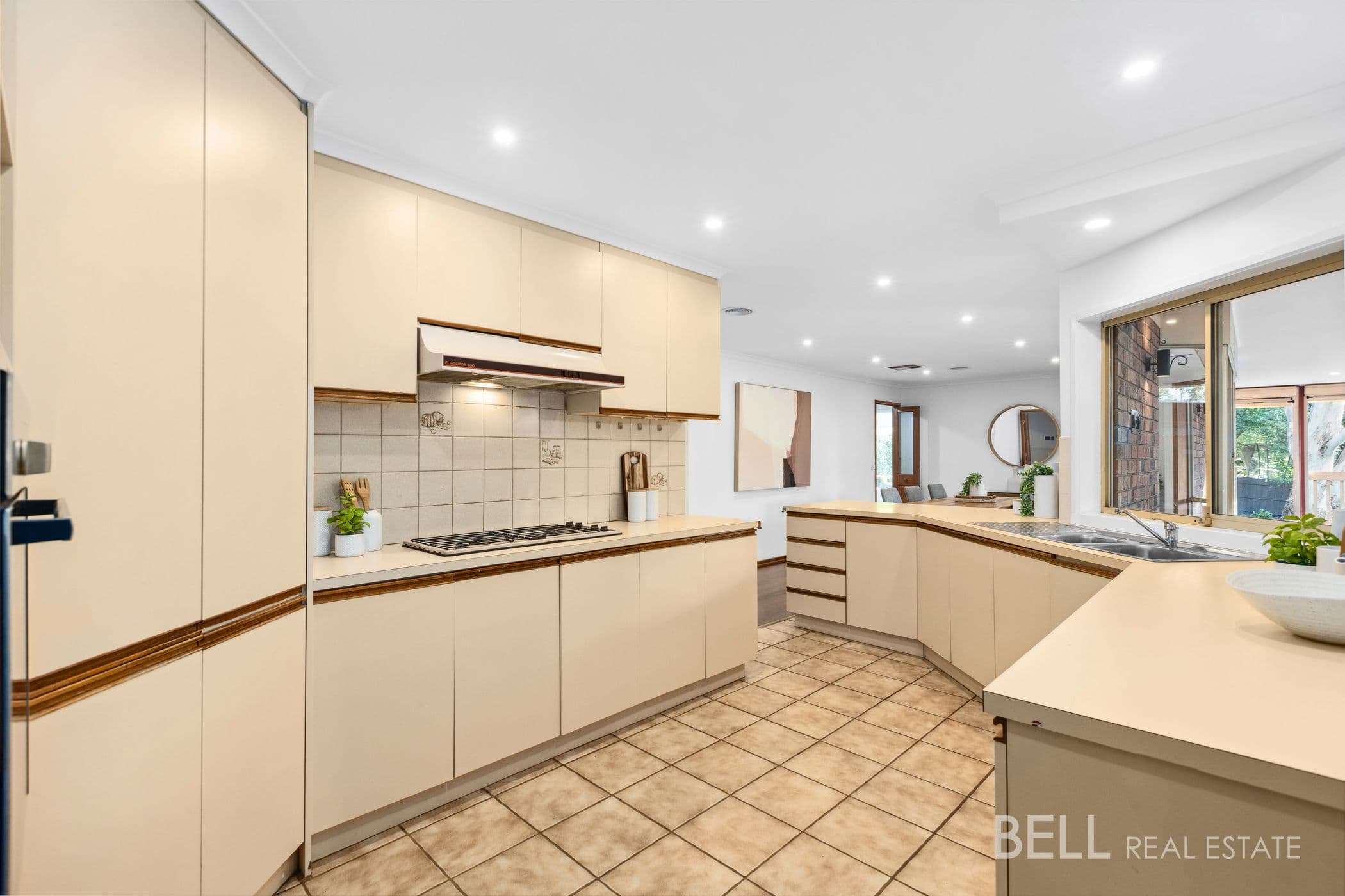 21 Cumberland Crescent, CHIRNSIDE PARK, Chirnside Park - Thumbnail 6