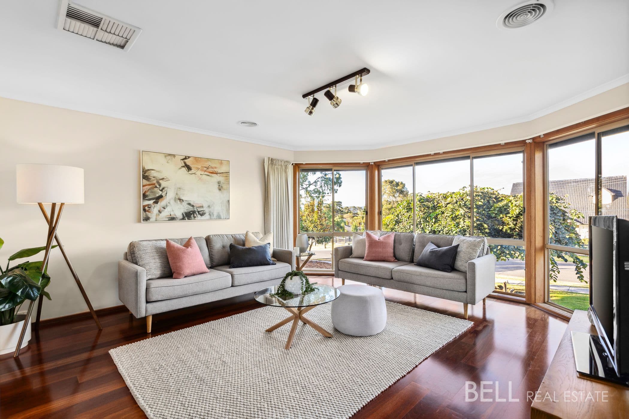 21 Cumberland Crescent, CHIRNSIDE PARK, Chirnside Park - Thumbnail 2