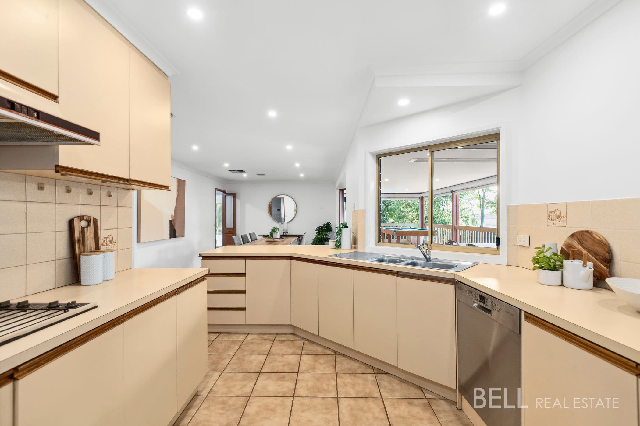 21 Cumberland Crescent, CHIRNSIDE PARK, Chirnside Park - Thumbnail 7
