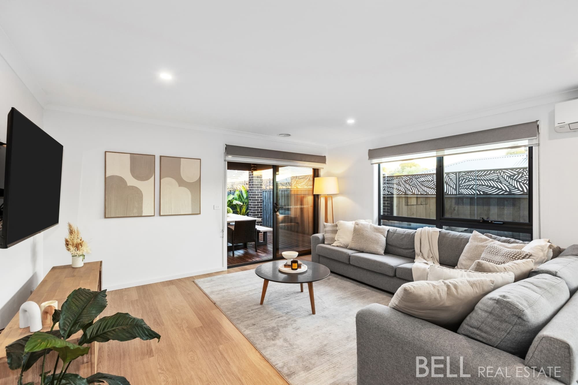 4 Caddie Crescent, CHIRNSIDE PARK, Chirnside Park - Thumbnail 2