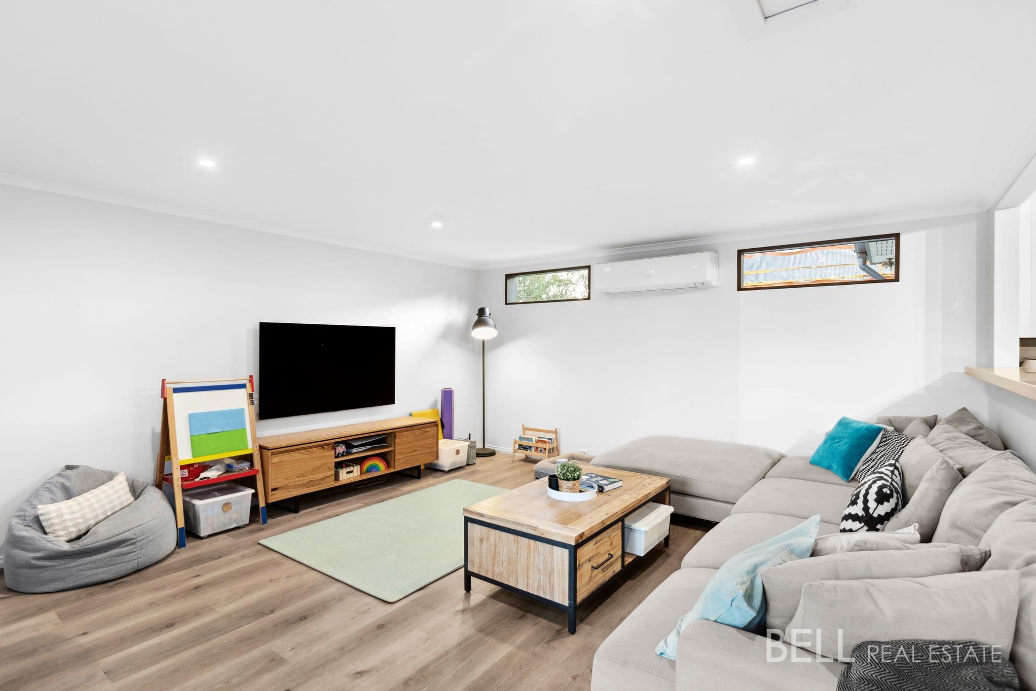42 Fernhill Road, MOUNT EVELYN, Mount Evelyn - Thumbnail 3