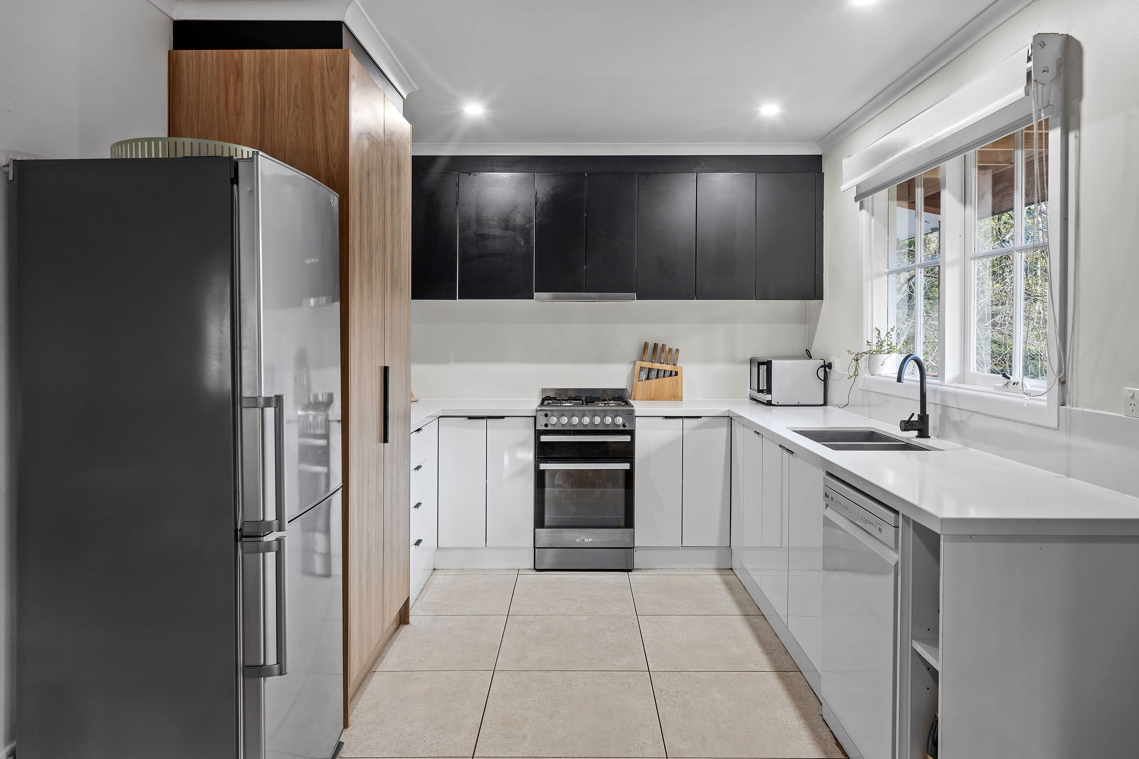 19 Auhl Road, EMERALD, Emerald - Thumbnail 2