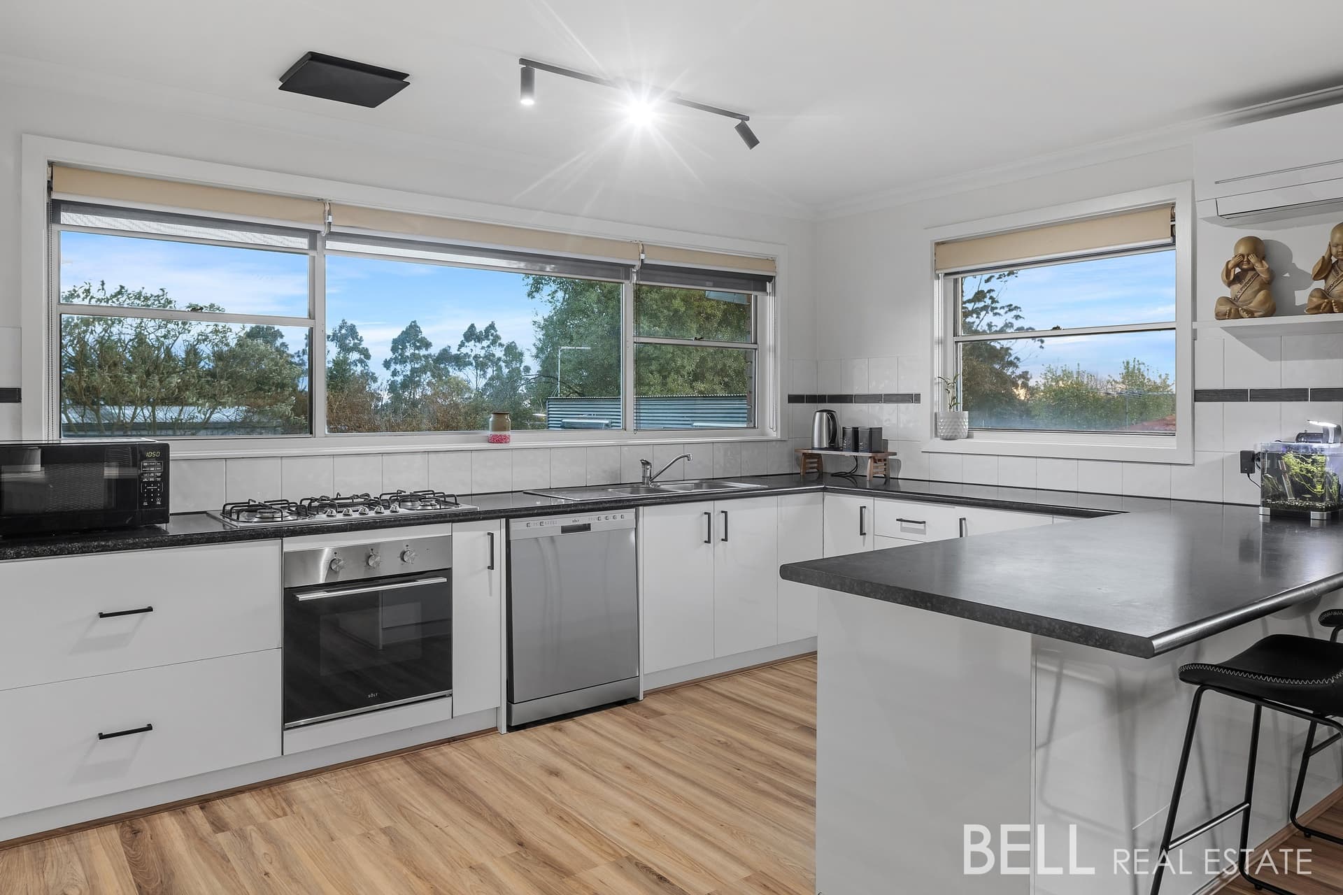 17 Russell Road, GEMBROOK, Gembrook - Thumbnail 3