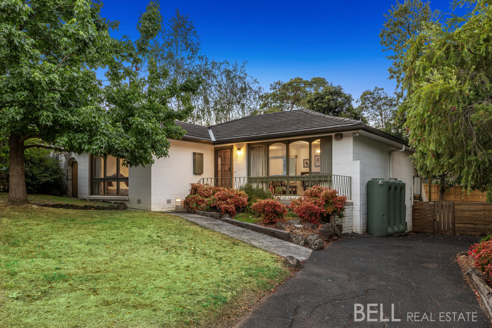 29 Walnut Drive, KILSYTH, Kilsyth - Image 1