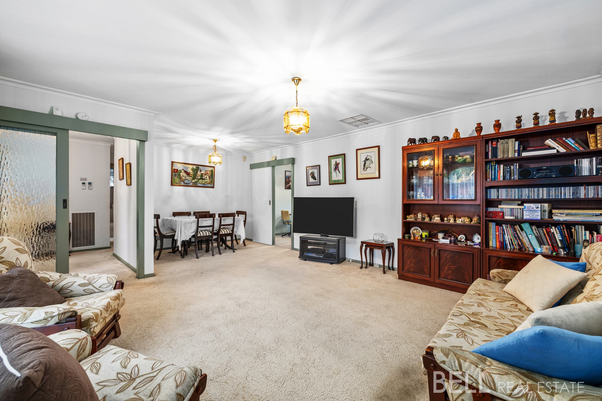 29 Walnut Drive, KILSYTH, Kilsyth - Thumbnail 2
