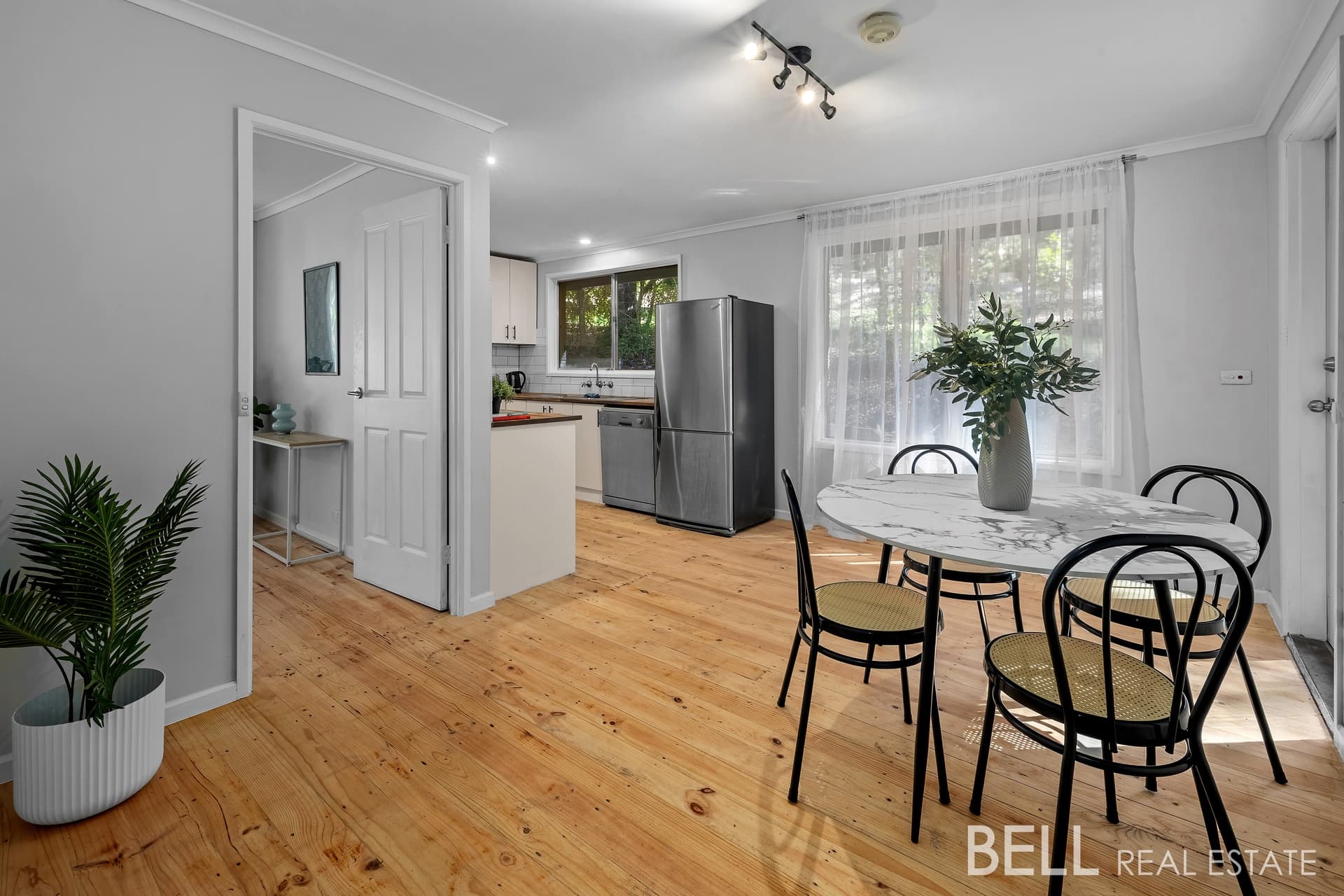 39 Bellbird Crescent, EMERALD, Emerald - Thumbnail 3