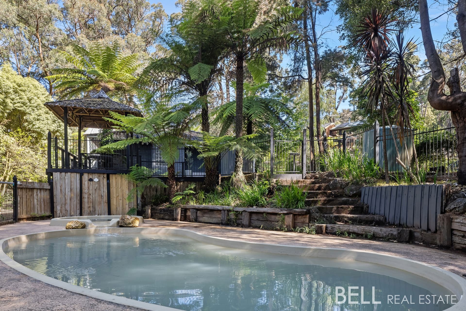 39 Bellbird Crescent, EMERALD, Emerald - Image 1