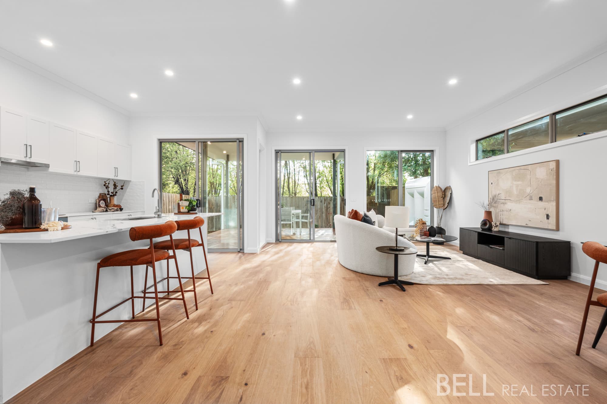 8 Cherylnne Crescent, KILSYTH, Kilsyth - Thumbnail 2