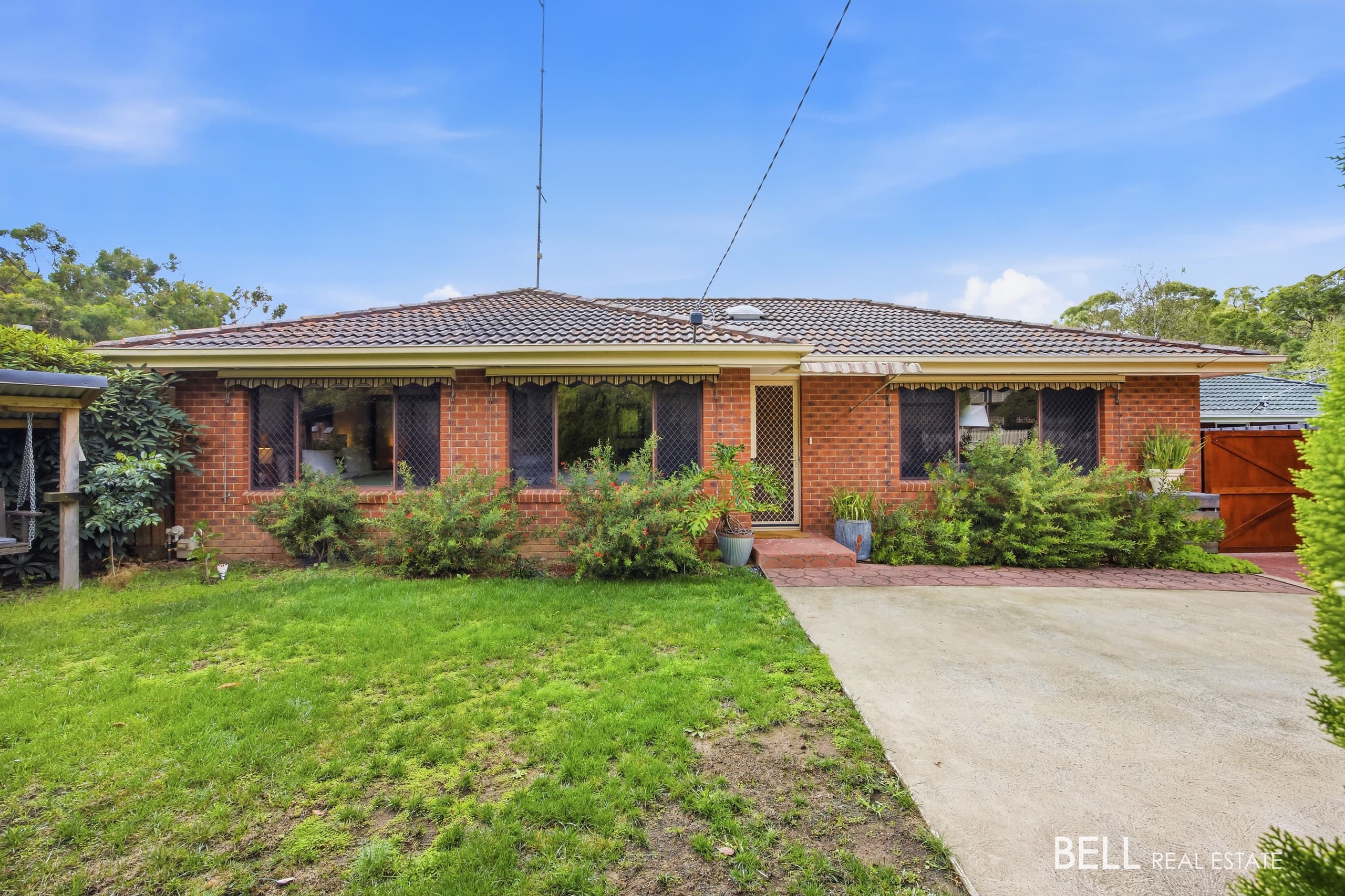 9 Dean Crescent, LAUNCHING PLACE, Launching Place - Thumbnail 2