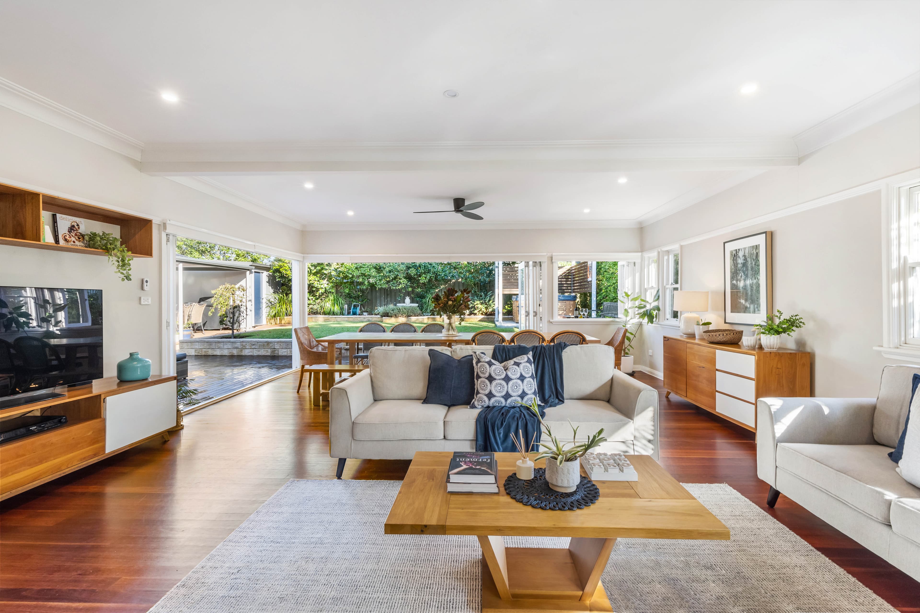 9 Ross Crescent, BLAXLAND, Blaxland - Thumbnail 3