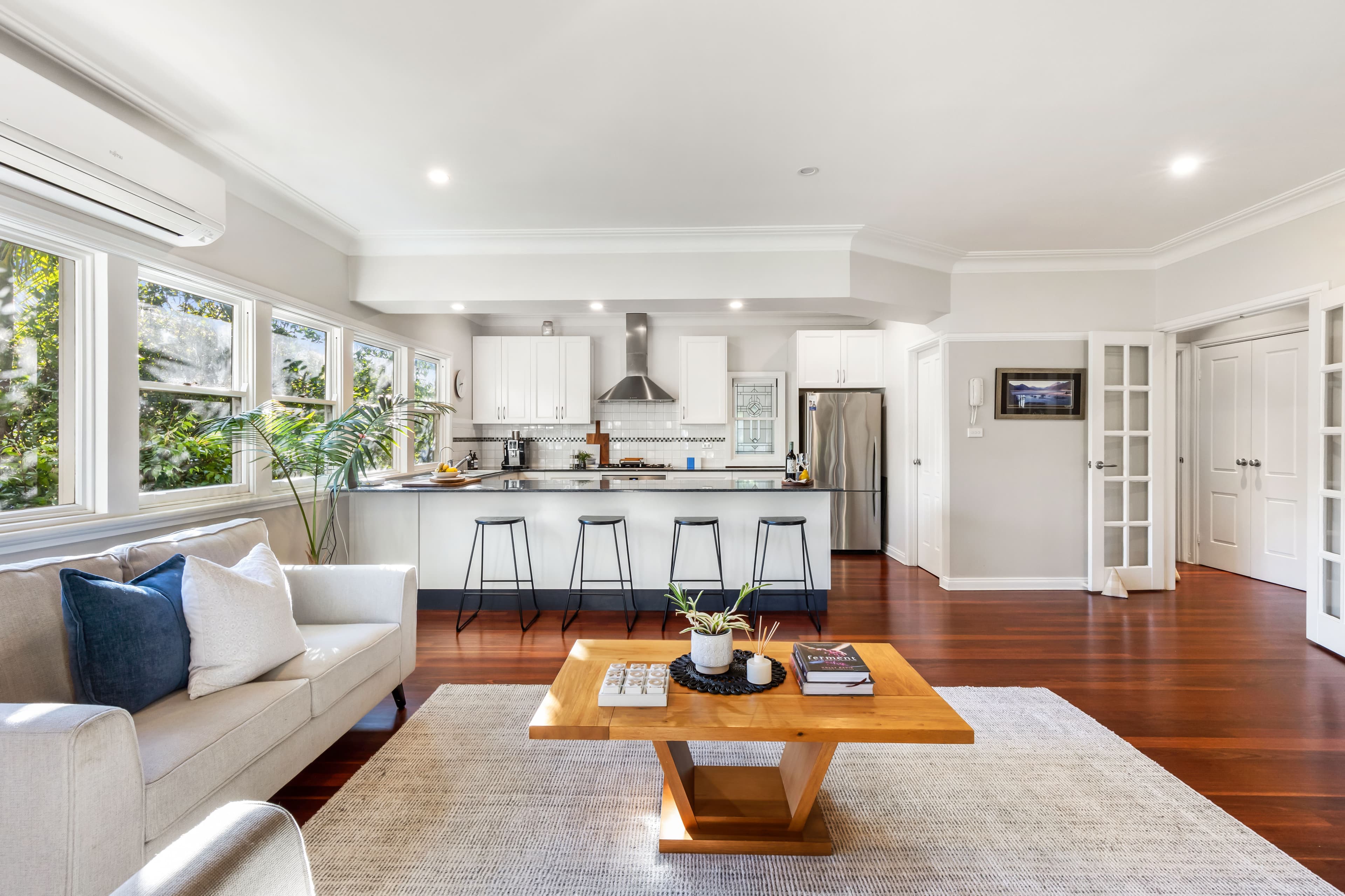 9 Ross Crescent, BLAXLAND, Blaxland - Thumbnail 4