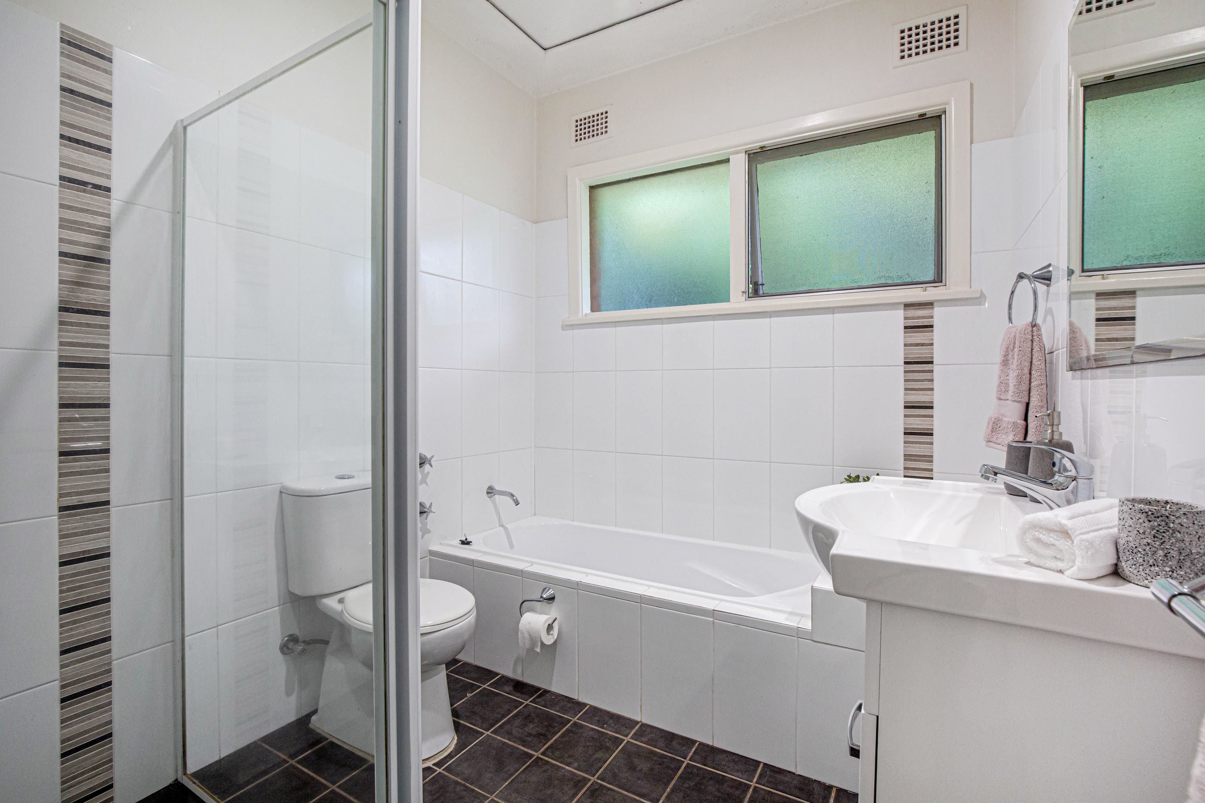 355 Great Western Highway, SPRINGWOOD, Springwood - Thumbnail 4