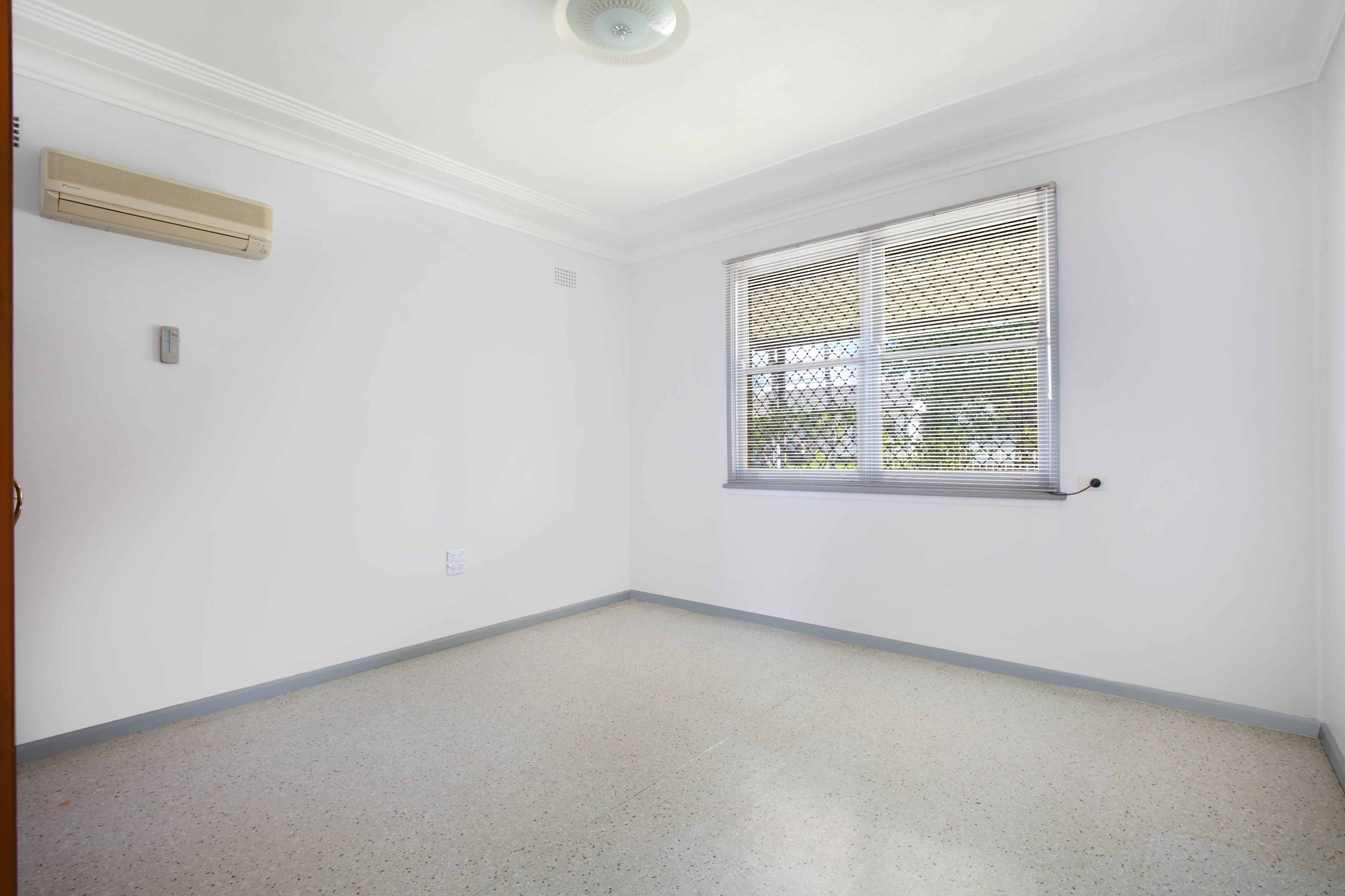 5 Epping Close, CAMBRIDGE PARK, Cambridge Park - Thumbnail 5