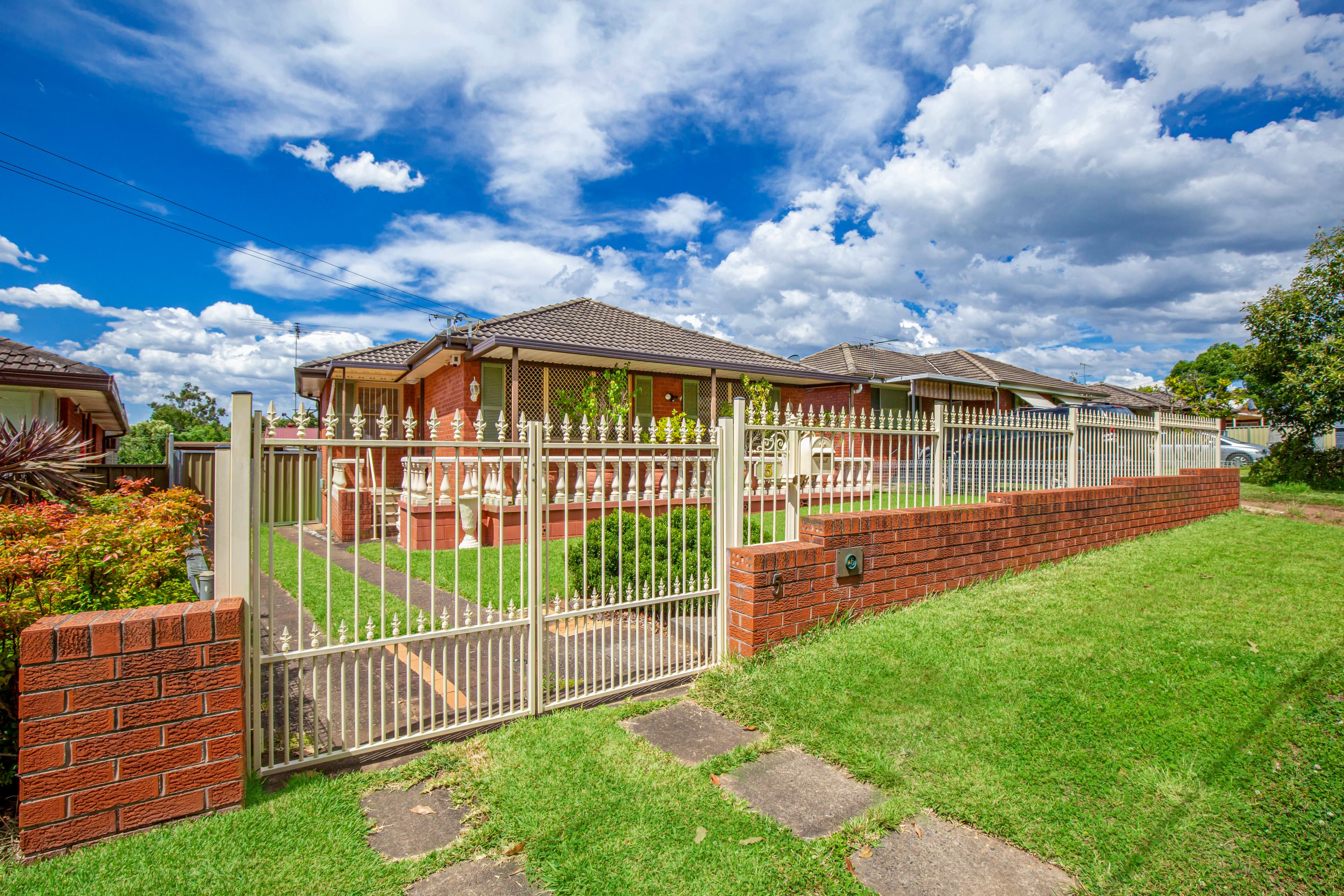 5 Epping Close, CAMBRIDGE PARK, Cambridge Park - Image 1