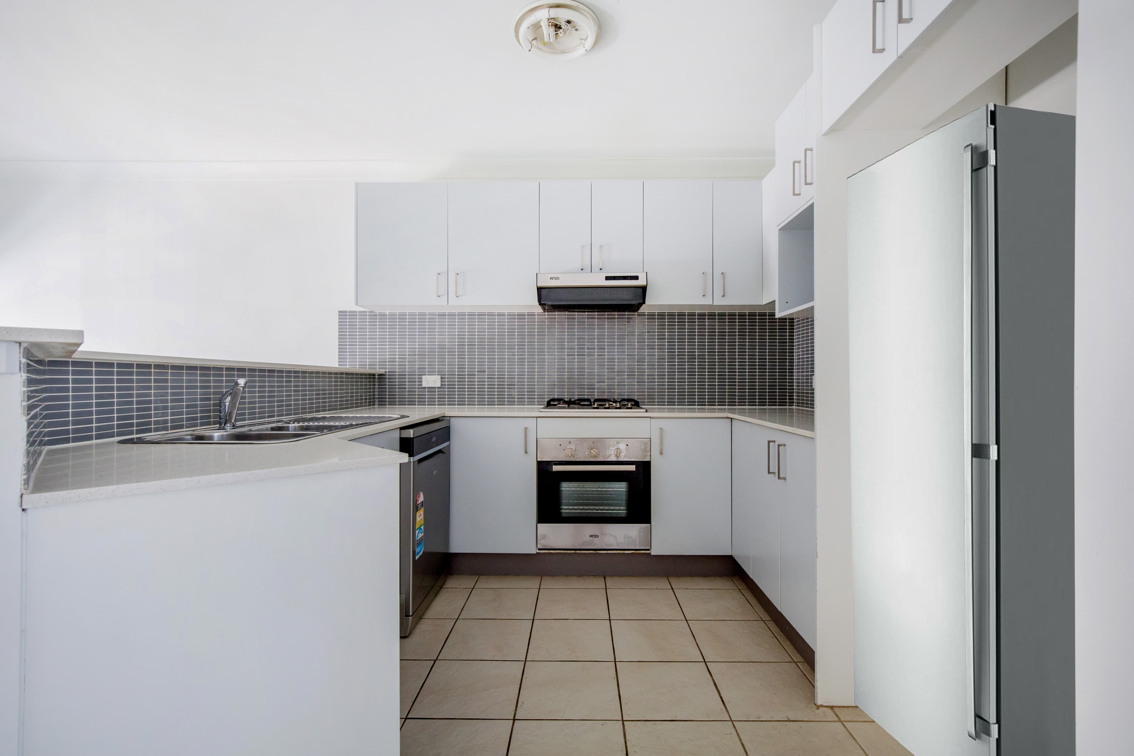 16/98-102 Victoria Street, WERRINGTON, Werrington - Thumbnail 3