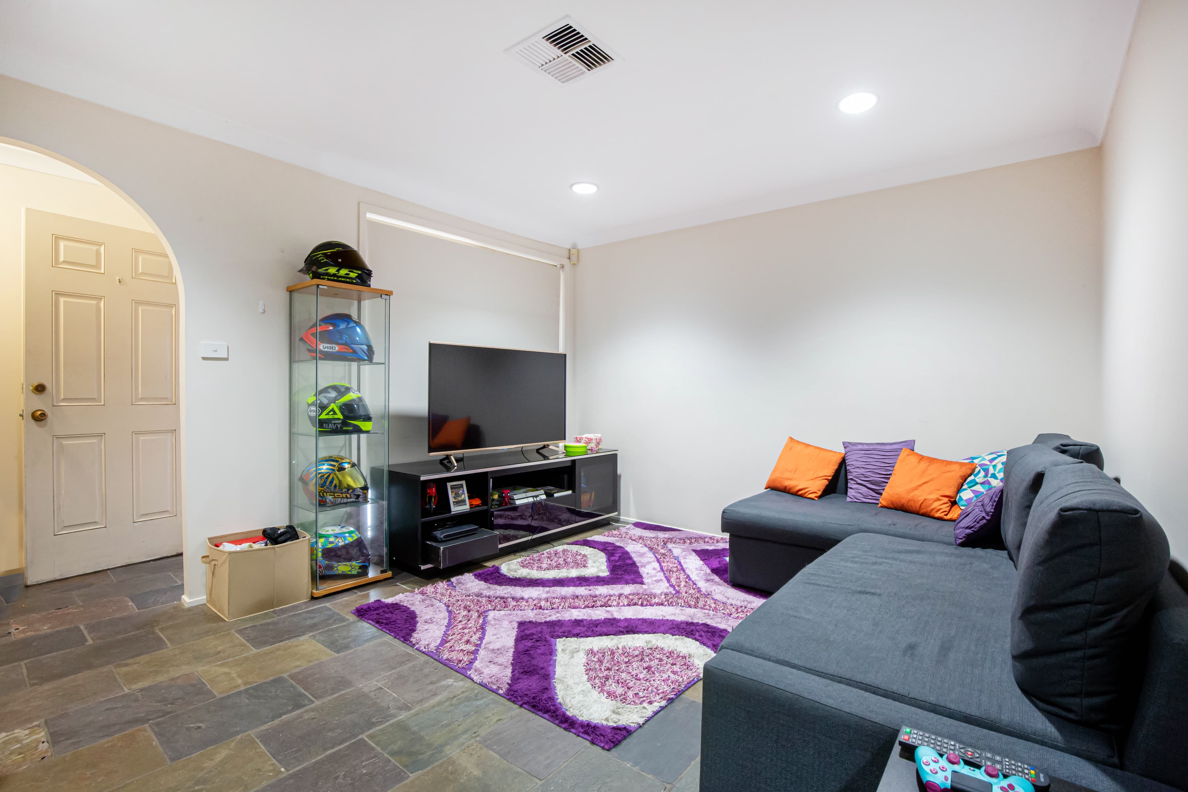 4 Werona Avenue, CLAREMONT MEADOWS, Claremont Meadows - Thumbnail 5