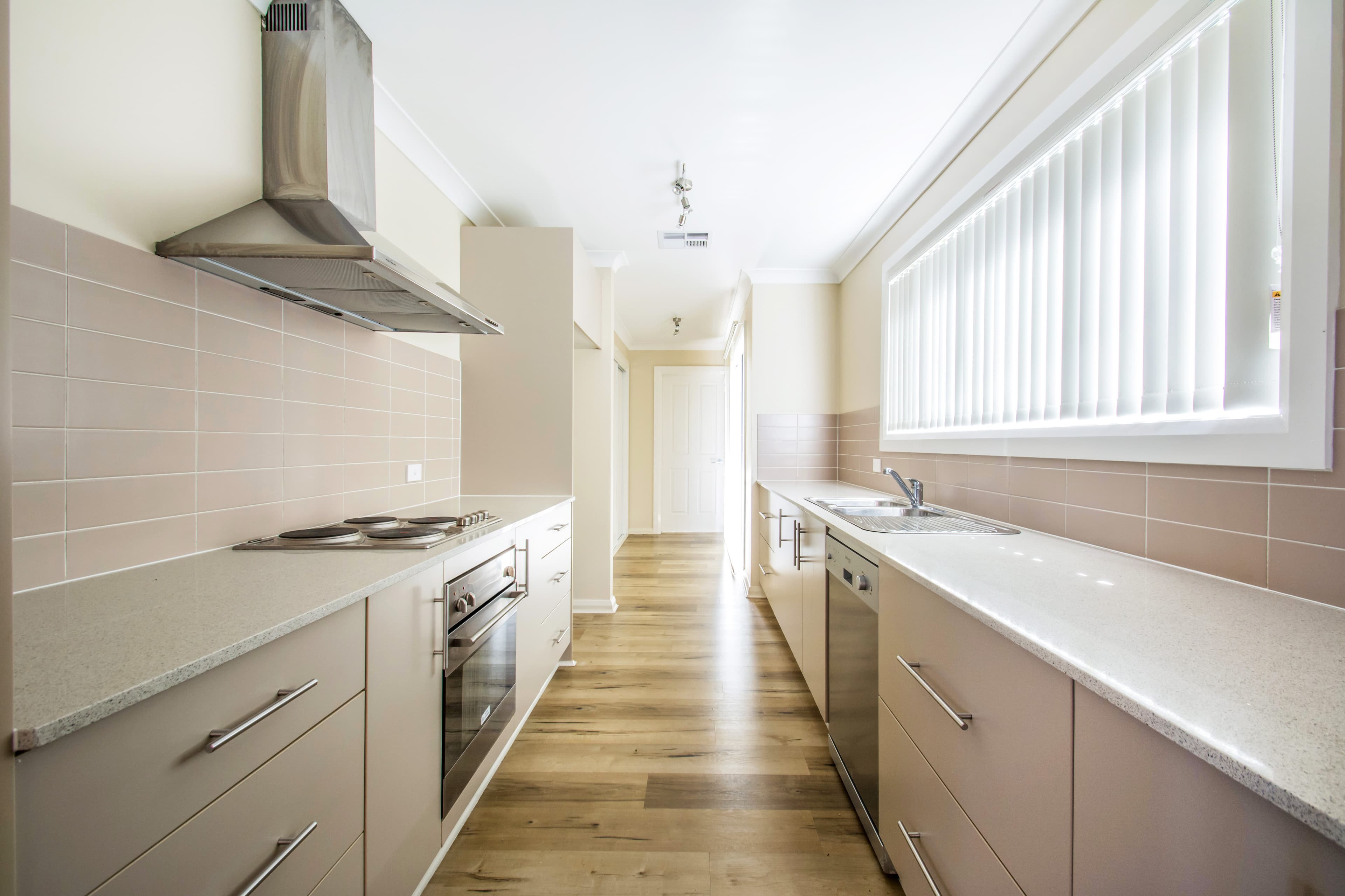 37 Barry Street, CAMBRIDGE PARK, Cambridge Park - Image 1