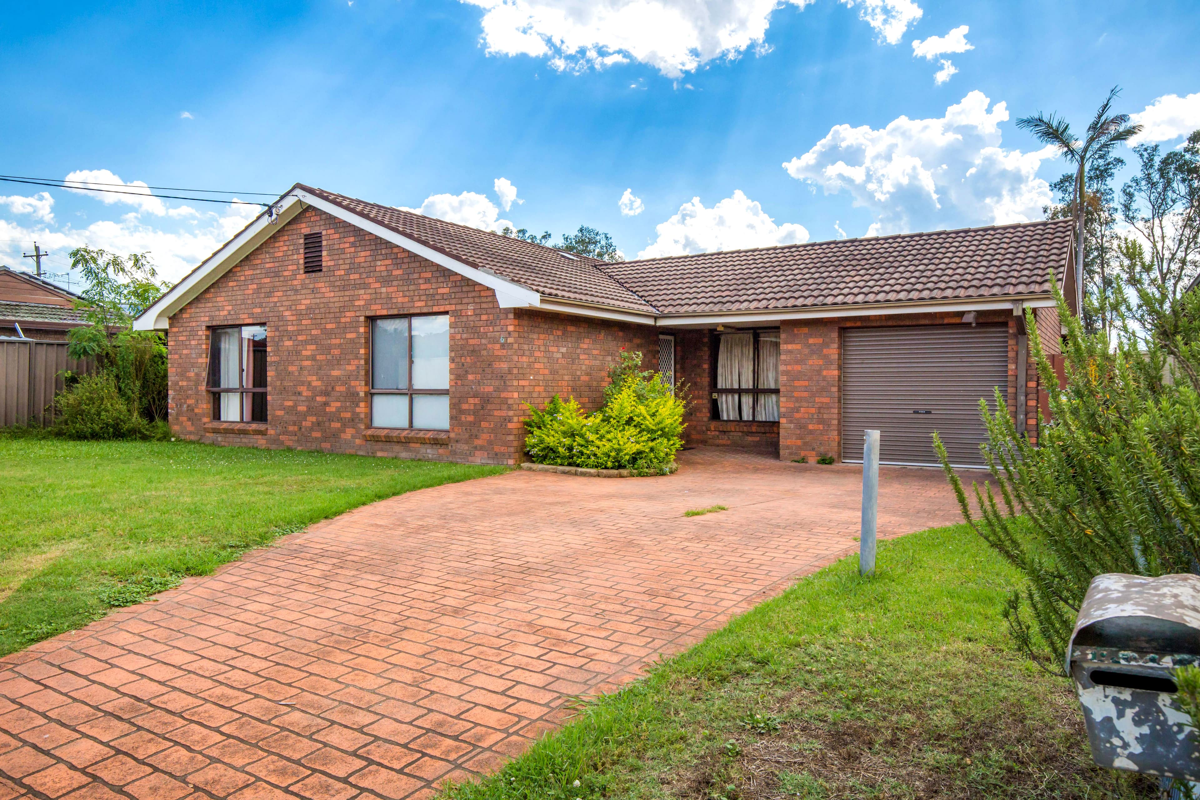 6 Deborah Crescent, CAMBRIDGE PARK, Cambridge Park - Image 1