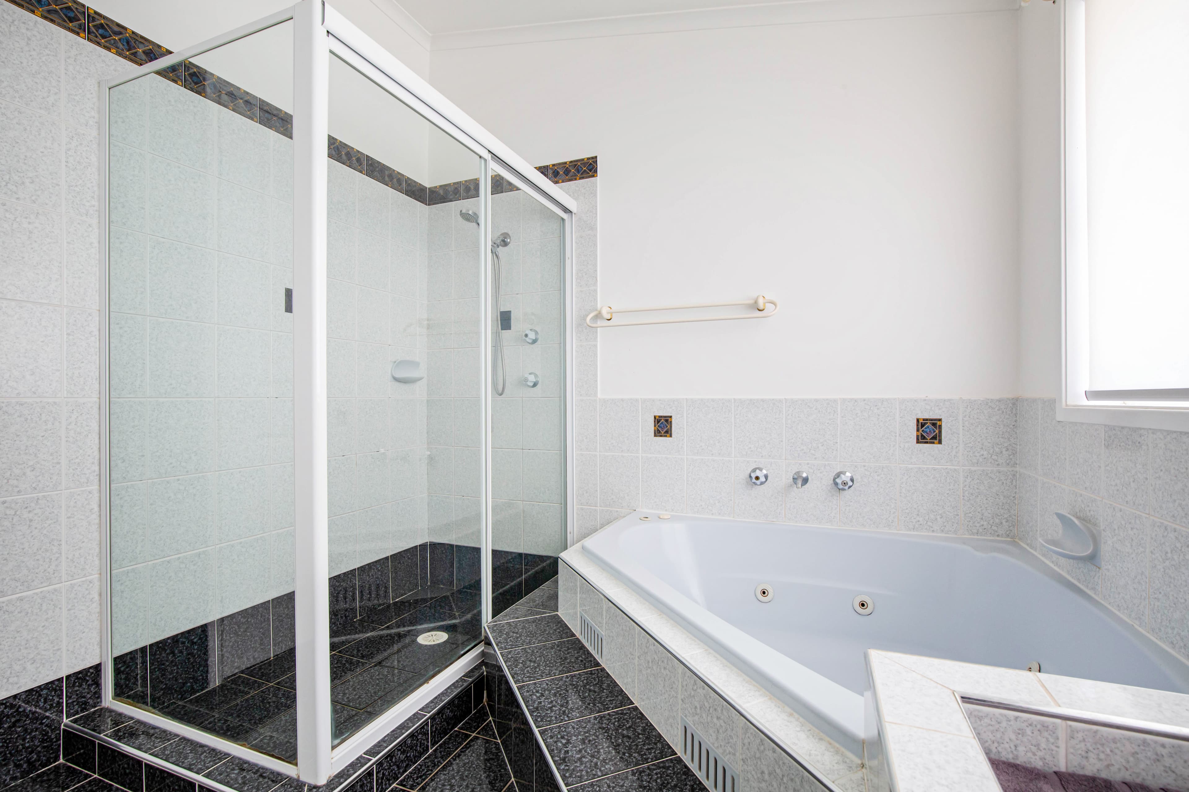 2 Harpur Close, GLENMORE PARK, Glenmore Park - Thumbnail 6