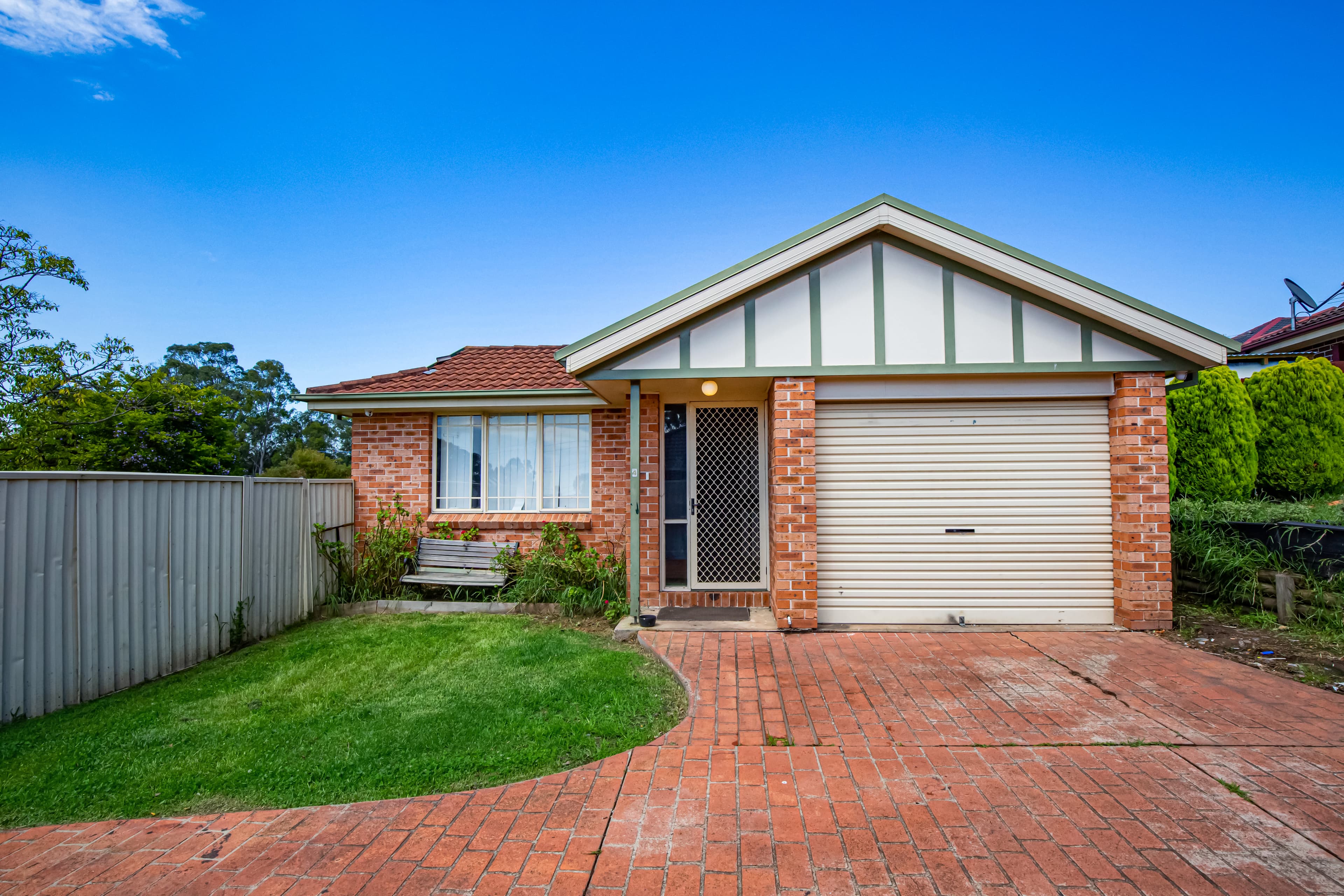 4 Rosea Place, GLENMORE PARK, Glenmore Park - Image 1