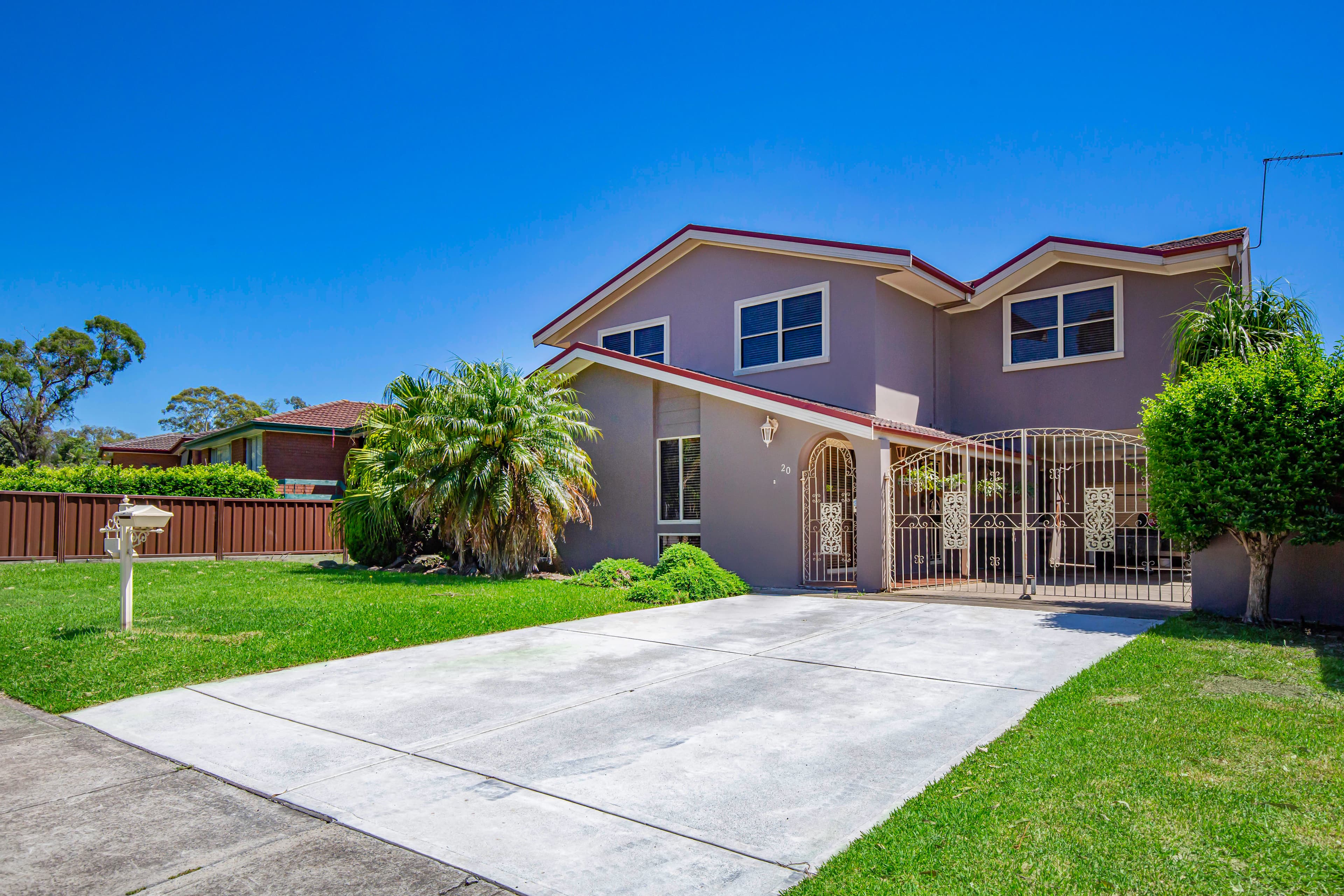 20 Kenneth Crescent, DEAN PARK, Dean Park - Image 1