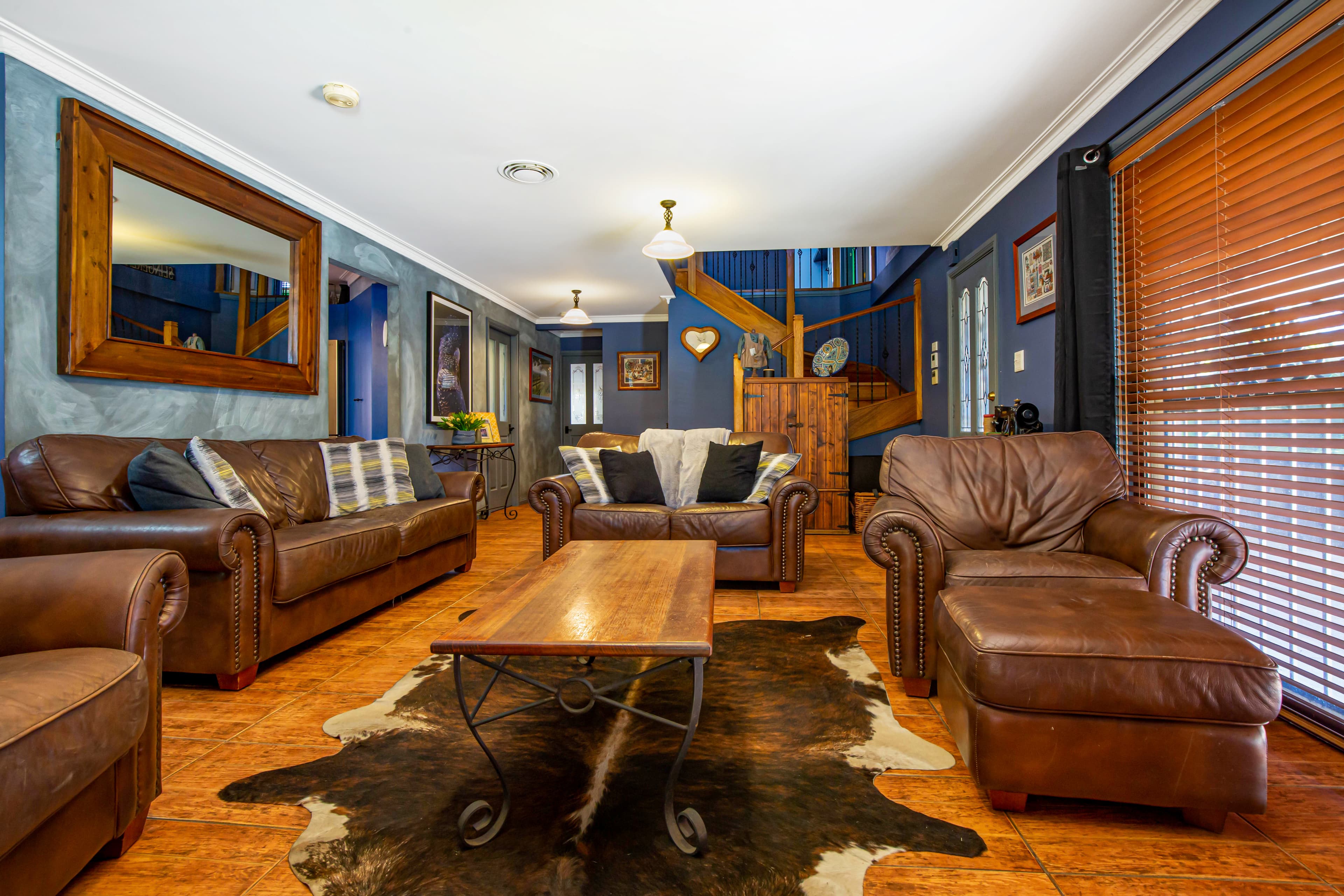 20 Kenneth Crescent, DEAN PARK, Dean Park - Thumbnail 3