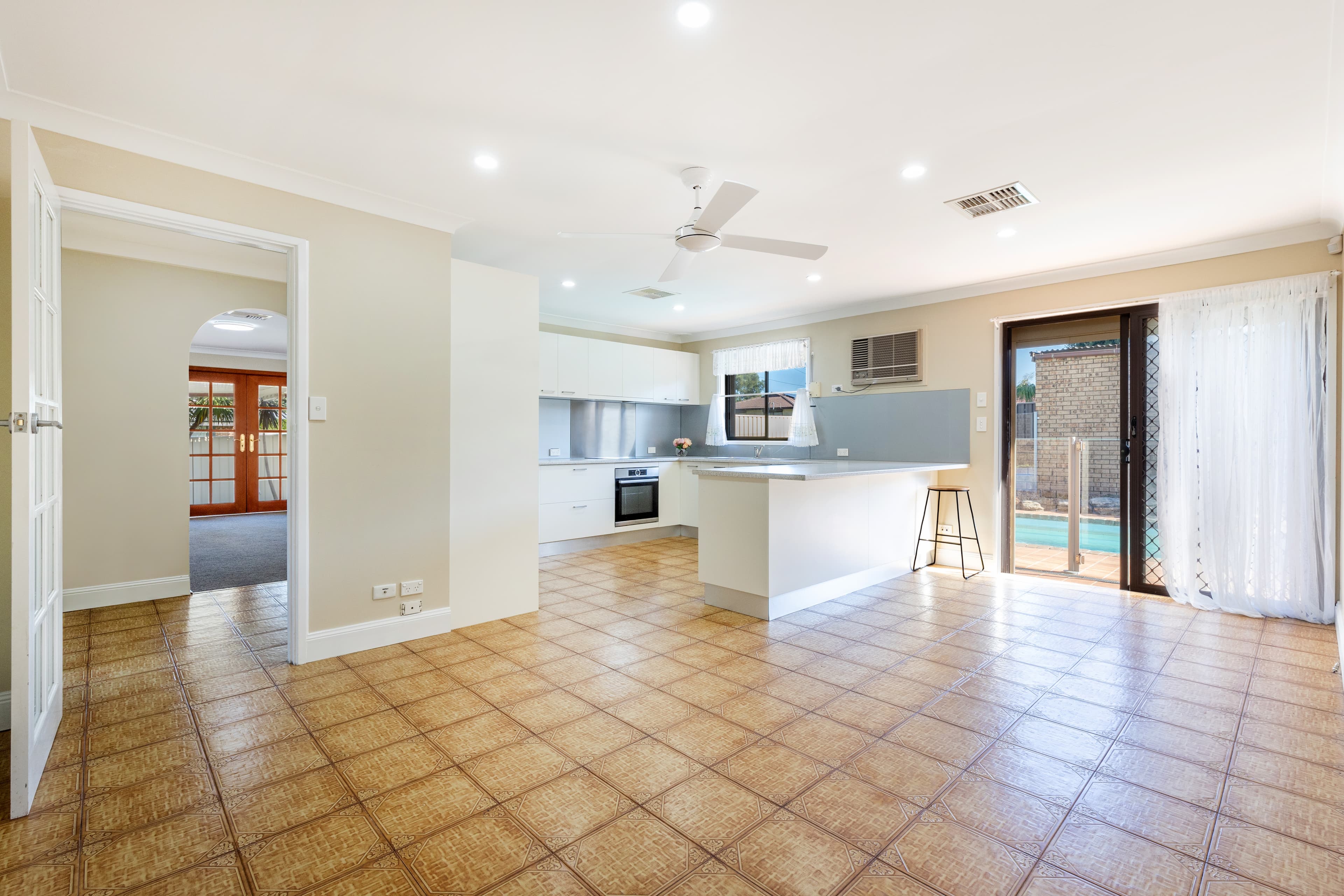 123 Bringelly Road, KINGSWOOD, Kingswood - Thumbnail 2