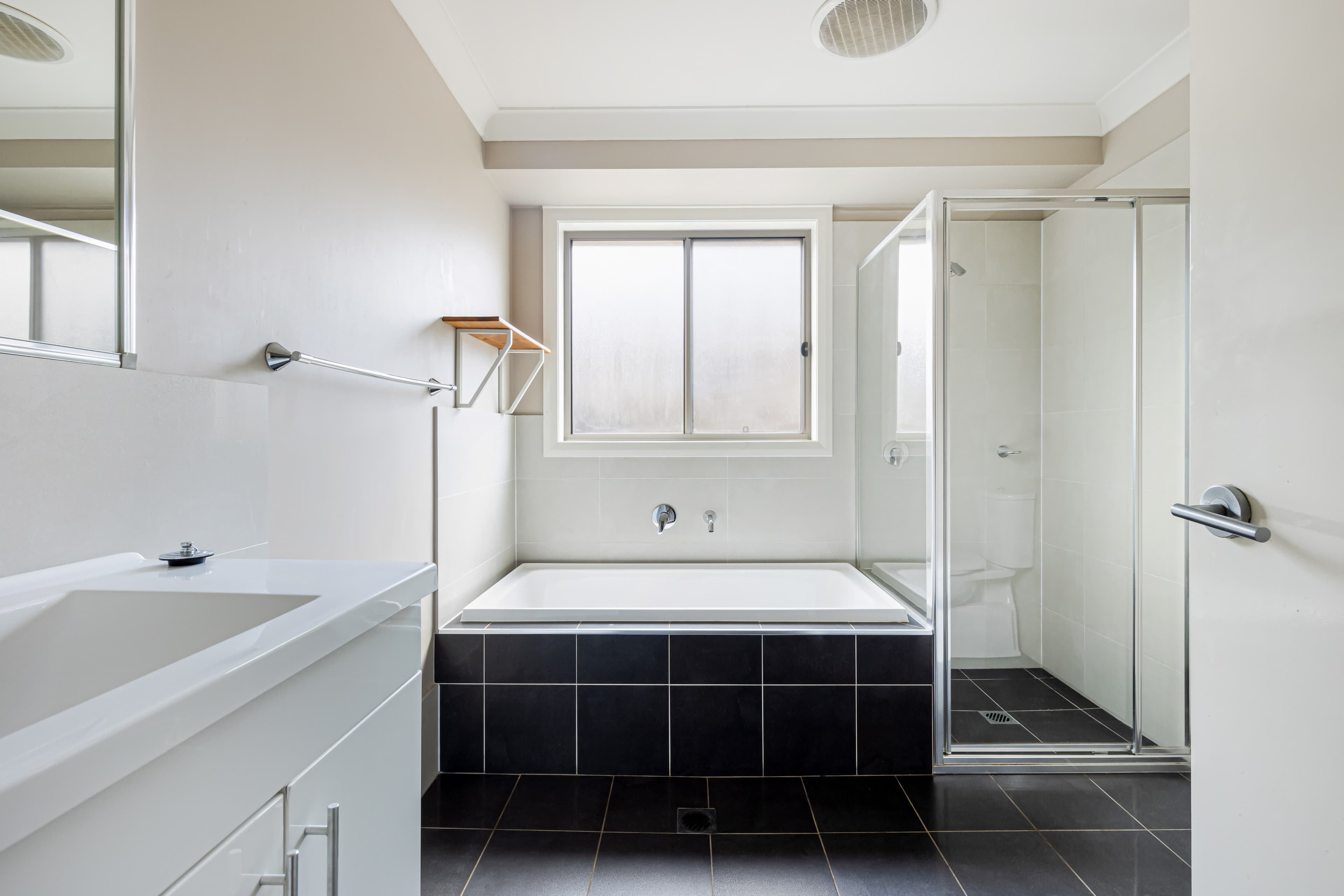 9 Montague Drive, JORDAN SPRINGS, Jordan Springs - Thumbnail 8