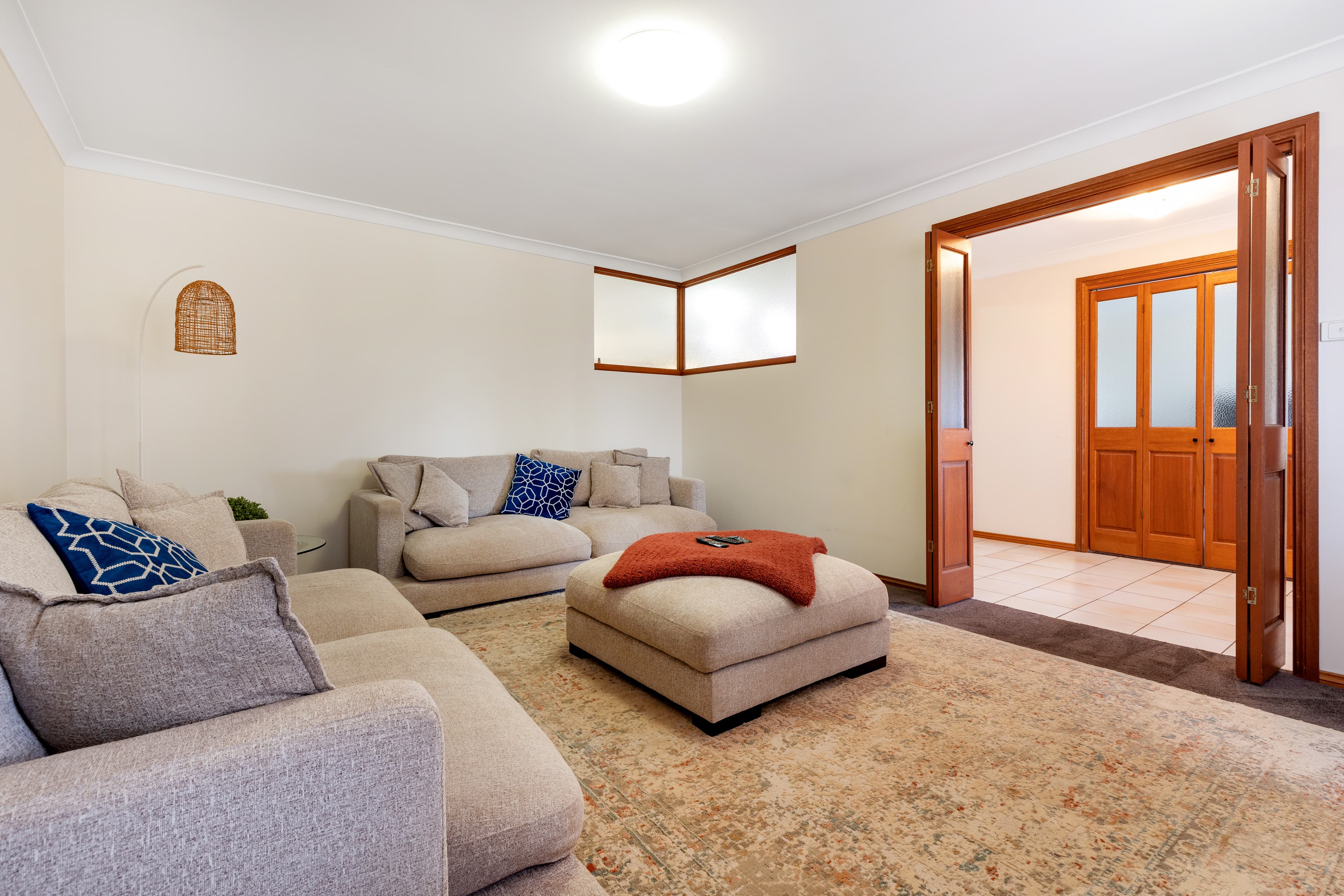 8 Banjo Paterson Close, GLENMORE PARK, Glenmore Park - Thumbnail 2