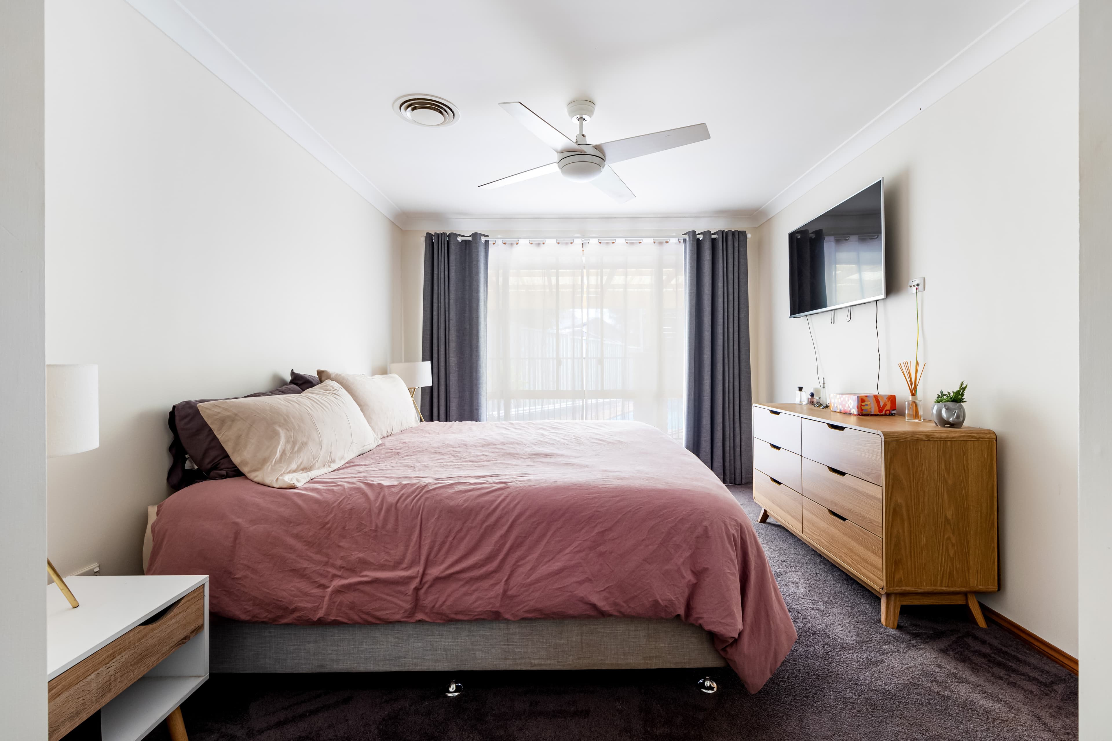 8 Banjo Paterson Close, GLENMORE PARK, Glenmore Park - Thumbnail 8