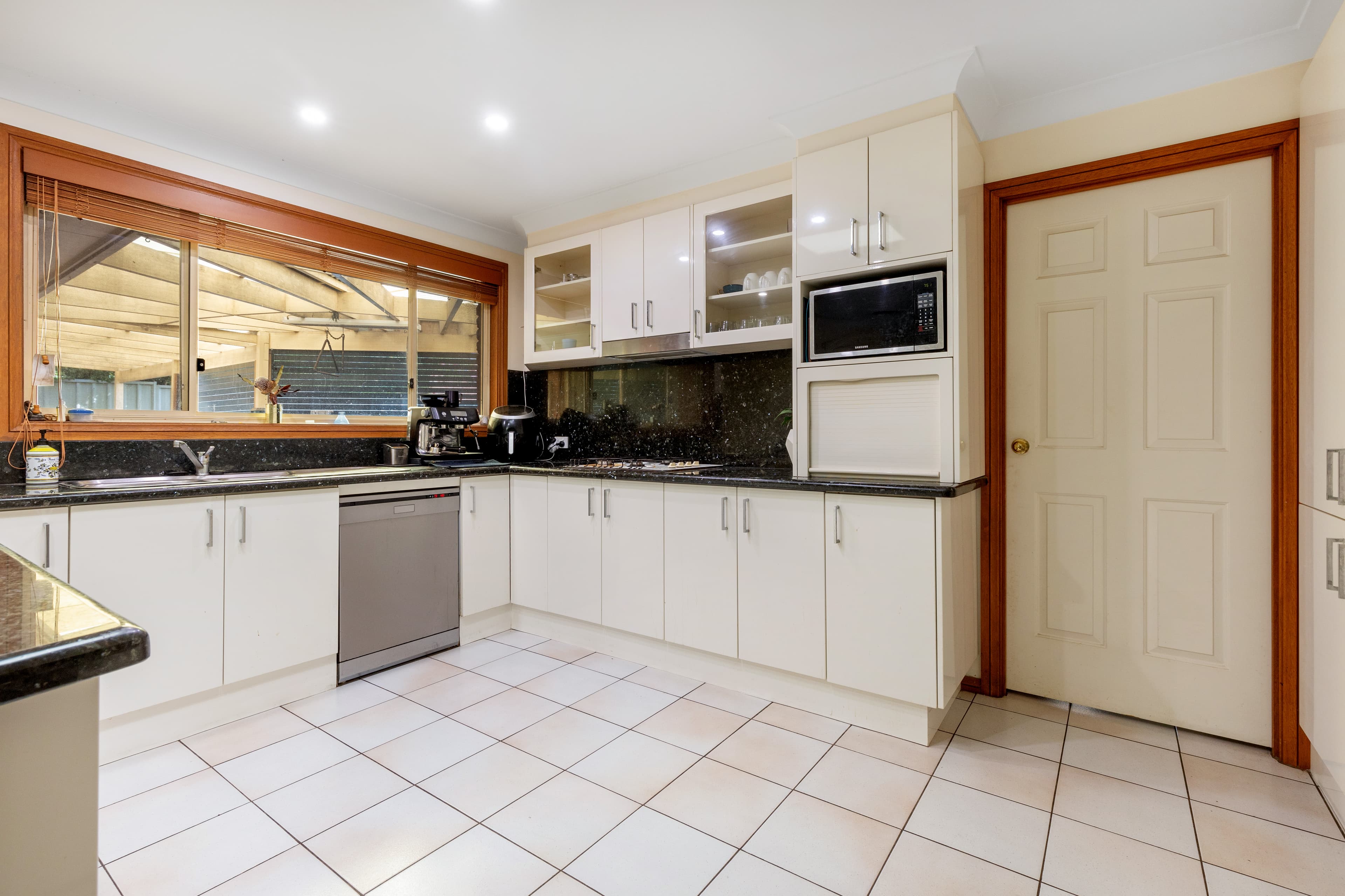 8 Banjo Paterson Close, GLENMORE PARK, Glenmore Park - Thumbnail 5