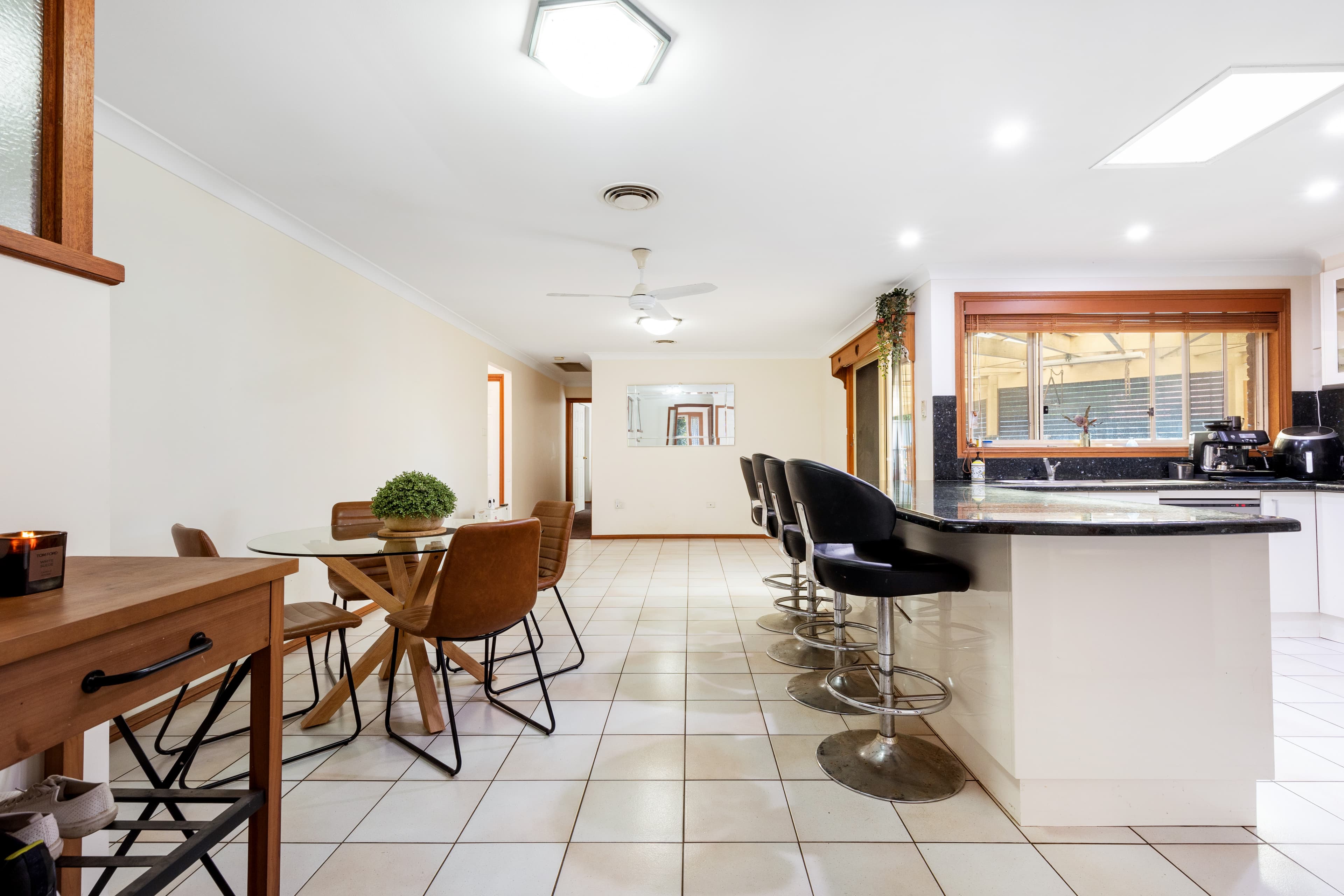 8 Banjo Paterson Close, GLENMORE PARK, Glenmore Park - Thumbnail 4