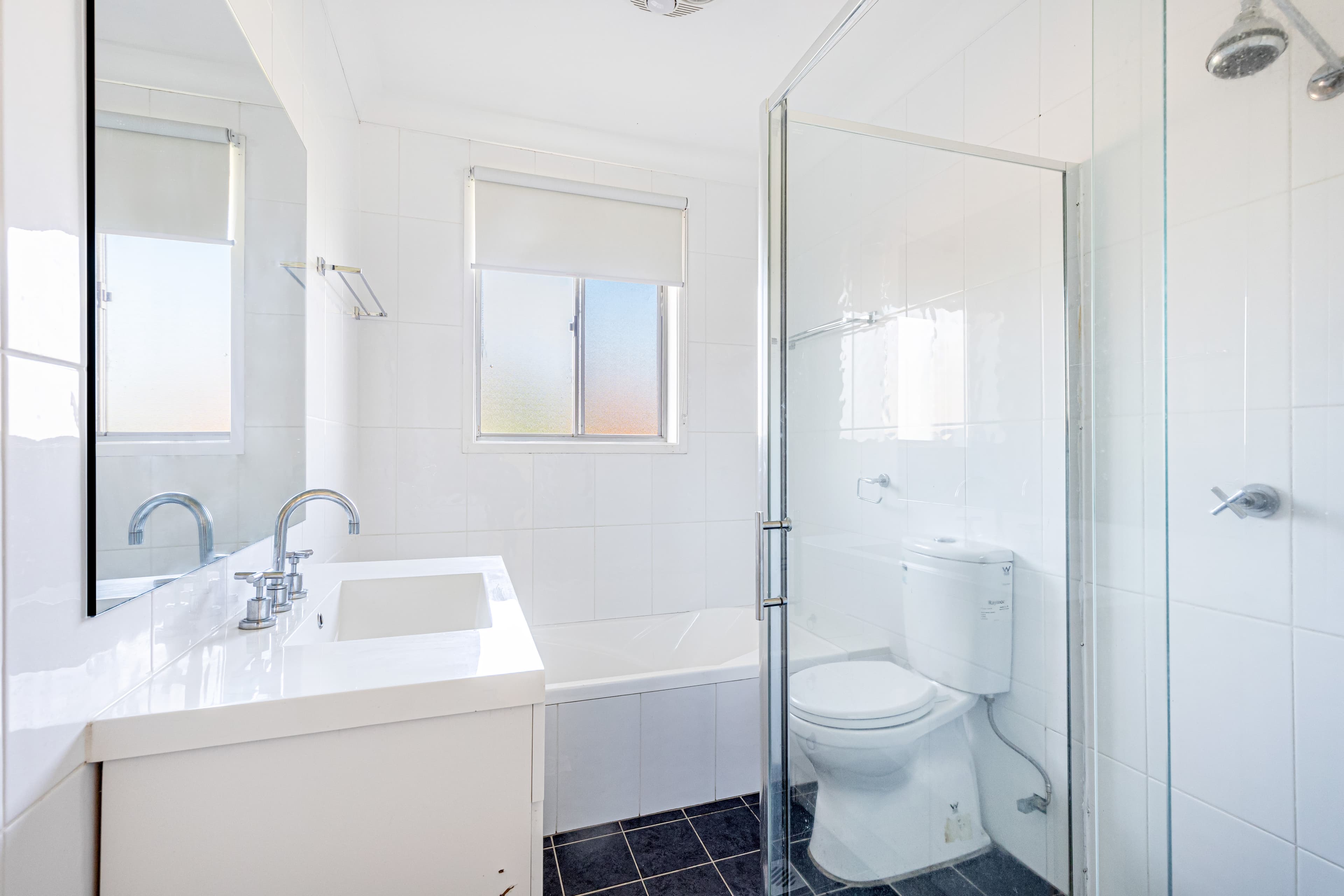 18 Joseph Street, KINGSWOOD, Kingswood - Thumbnail 4