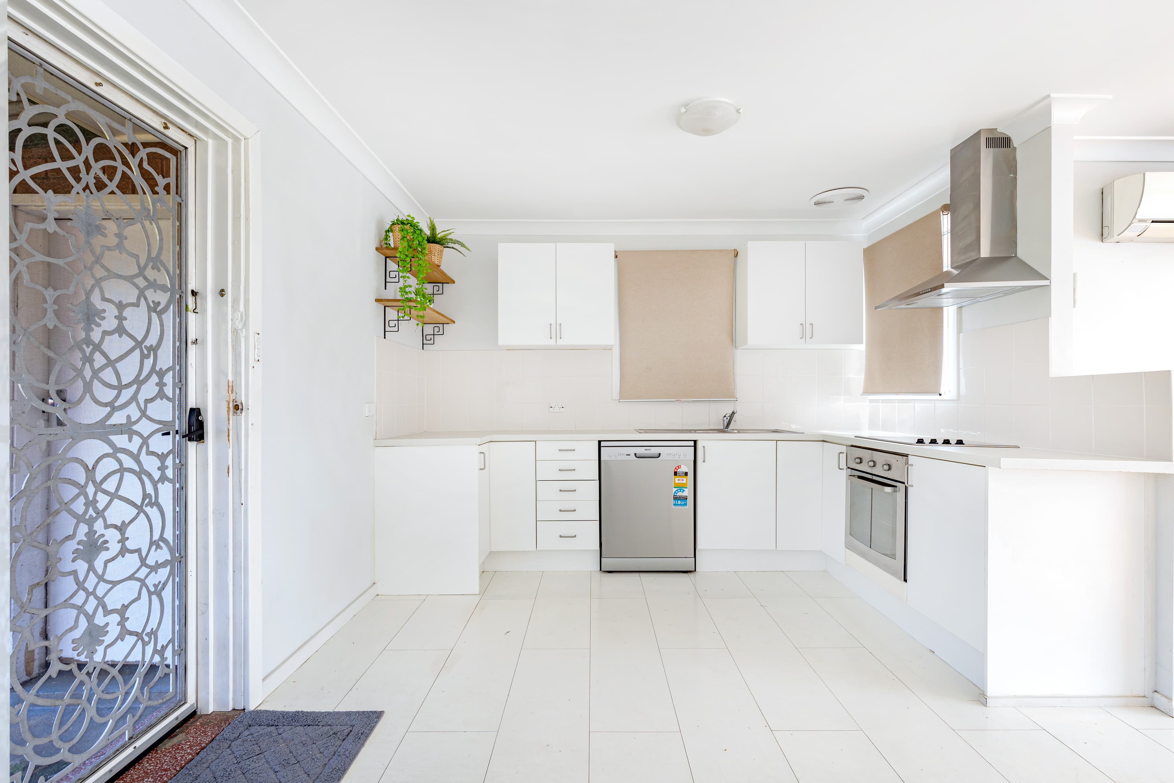 18 Joseph Street, KINGSWOOD, Kingswood - Thumbnail 6