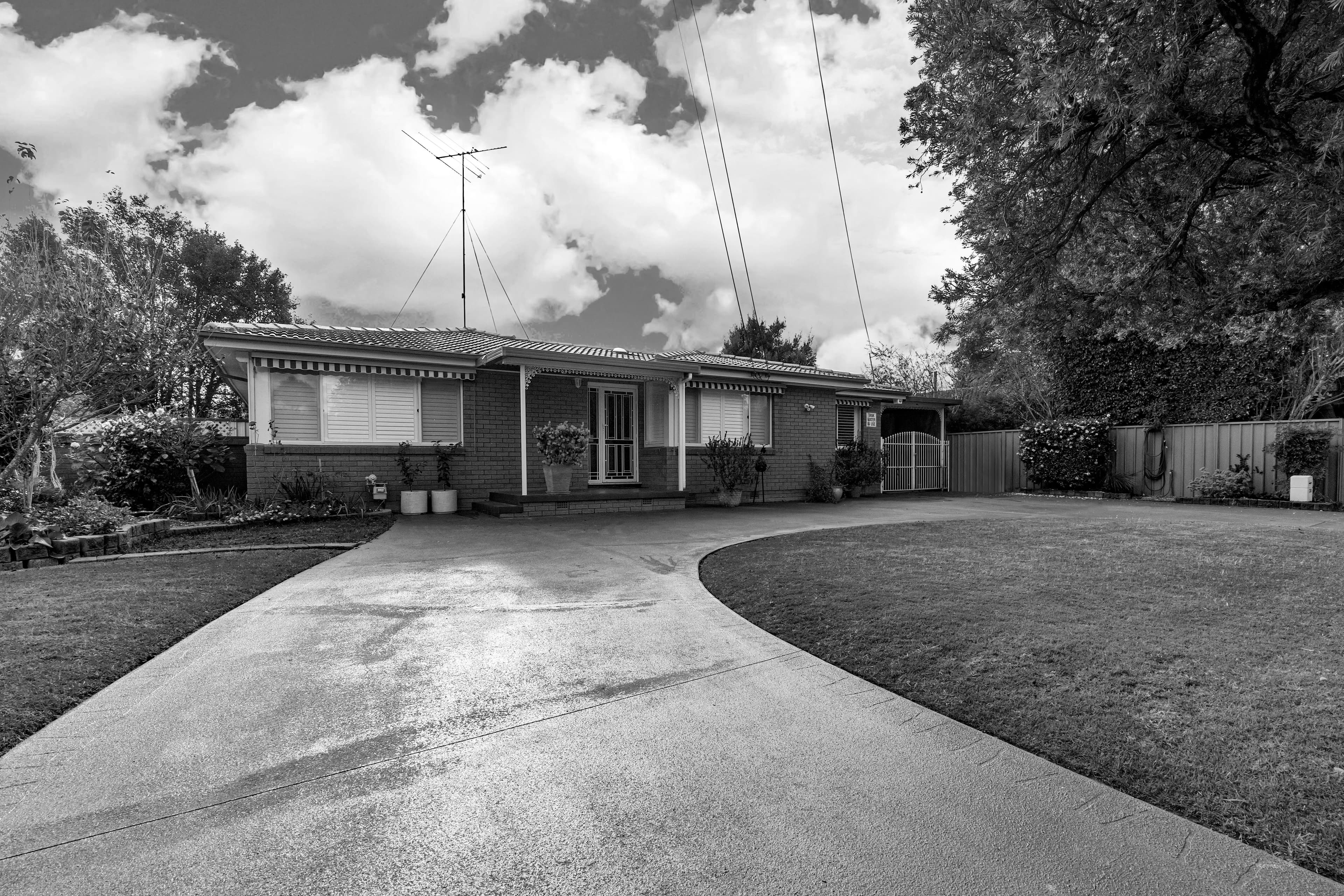 24 Yodalla Avenue, EMU PLAINS, Emu Plains - Image 1