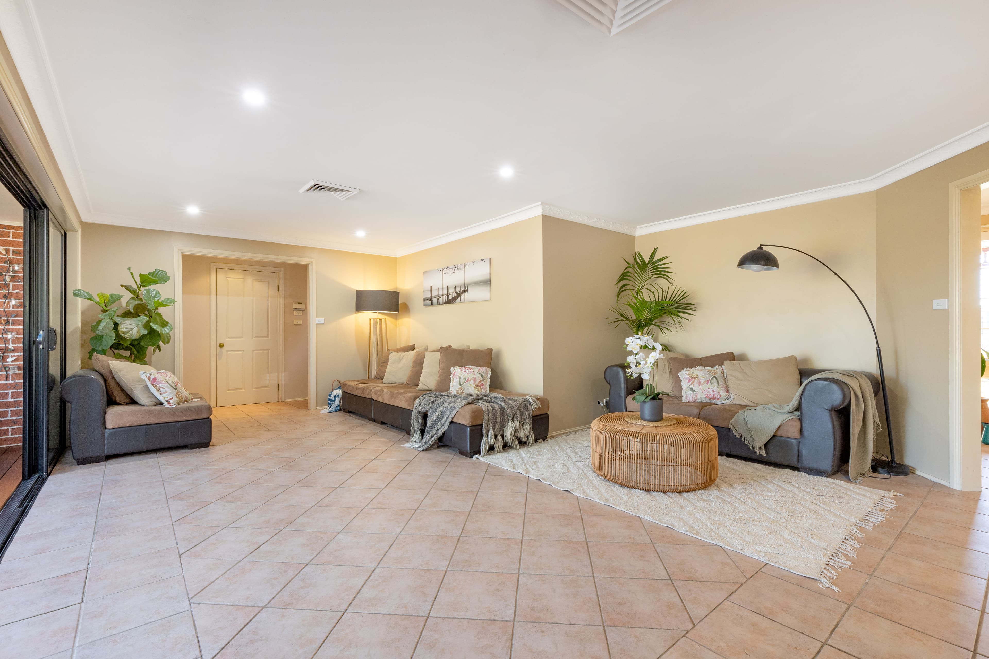 65 Womra Crescent, GLENMORE PARK, Glenmore Park - Thumbnail 7