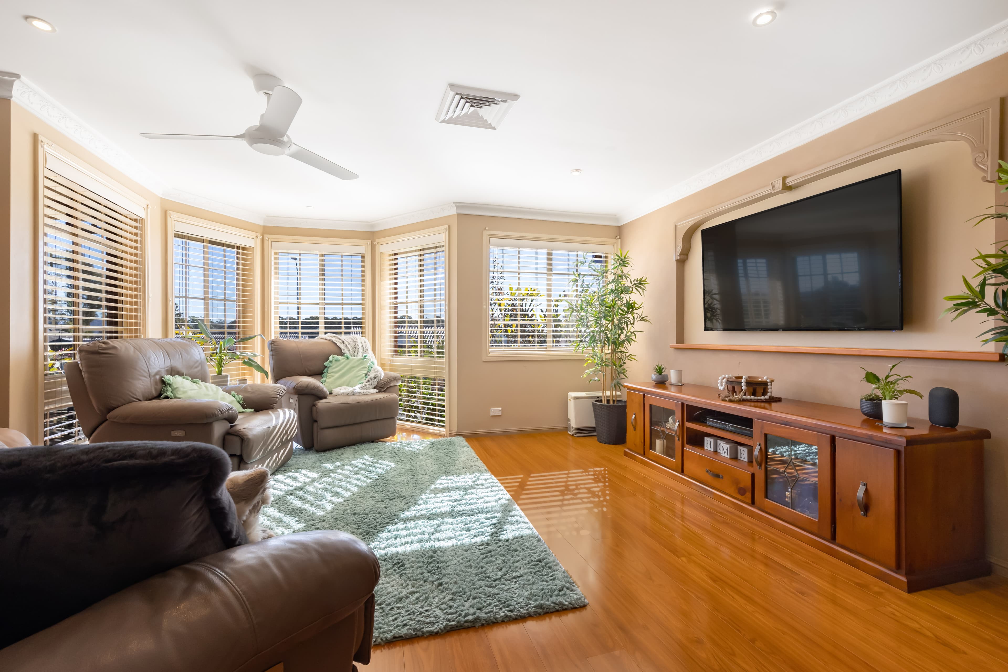 65 Womra Crescent, GLENMORE PARK, Glenmore Park - Thumbnail 4