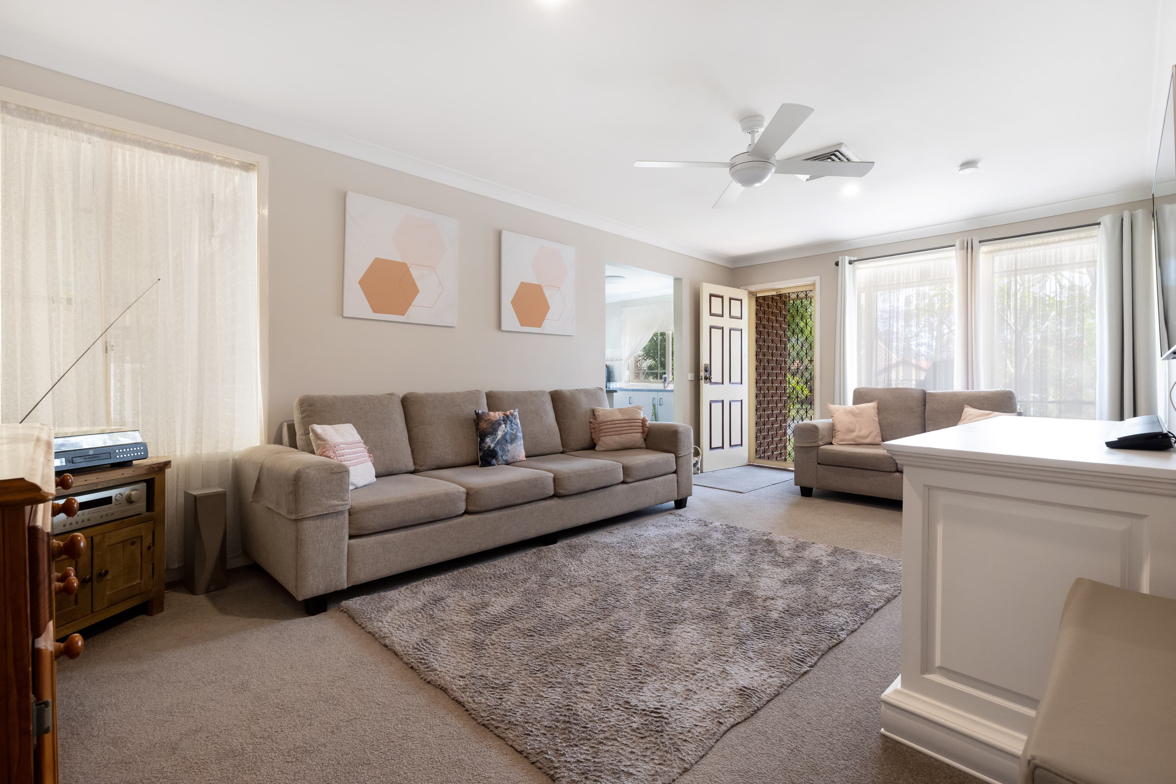 32 Harwood Circuit, GLENMORE PARK, Glenmore Park - Thumbnail 3